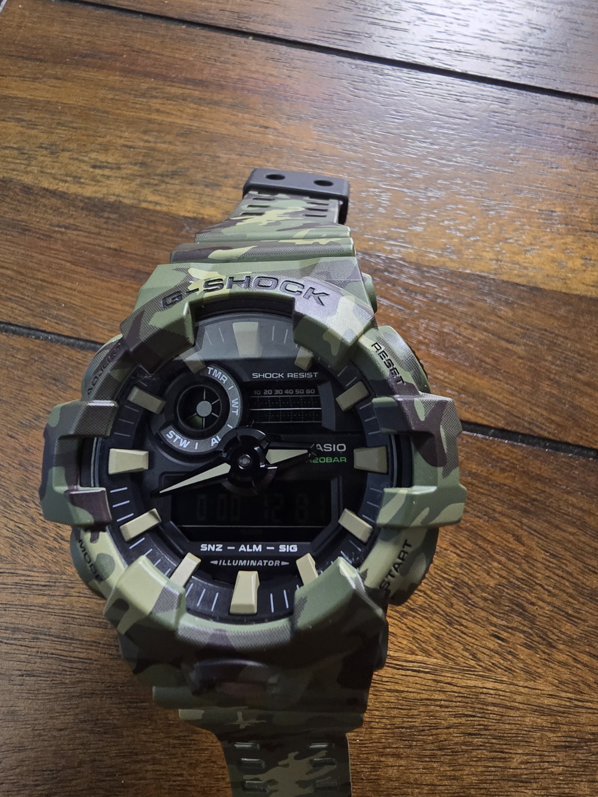 Casio G-Shock GA-700CM-3A Camo Green Ana-Digi 200M Men’s Watch Runs Great