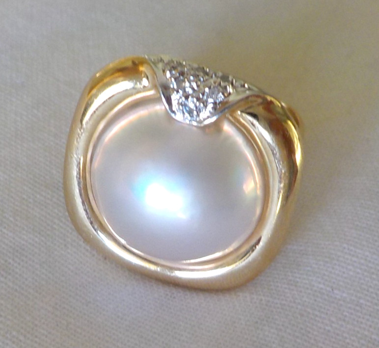 14K Yellow Gold Mabe Pearl Diamond Statement Ring – 6.40 gms, Sz 5.5, 12.8mm