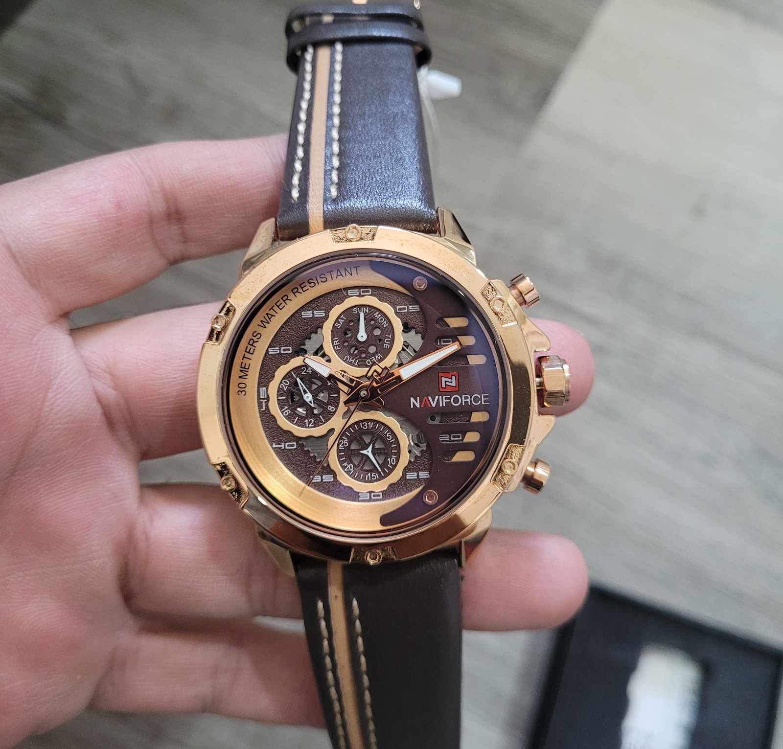 Naviforce Stylish Chronograph Watch in Leather for Men