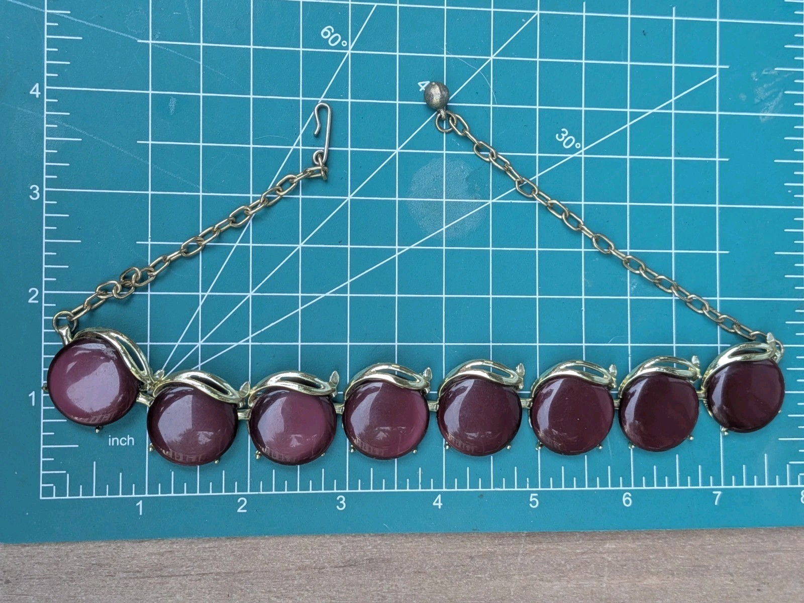 Vintage Deep RED Burgundy Maroon ROUND Thermoset Gold Tone 16″ Necklace Choker