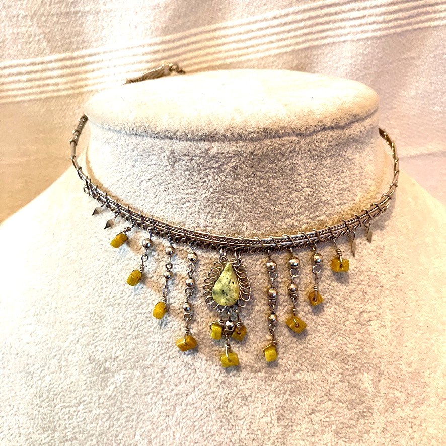 Semi precious stone choker silver tone metal 36cm Boho dangle bib necklace