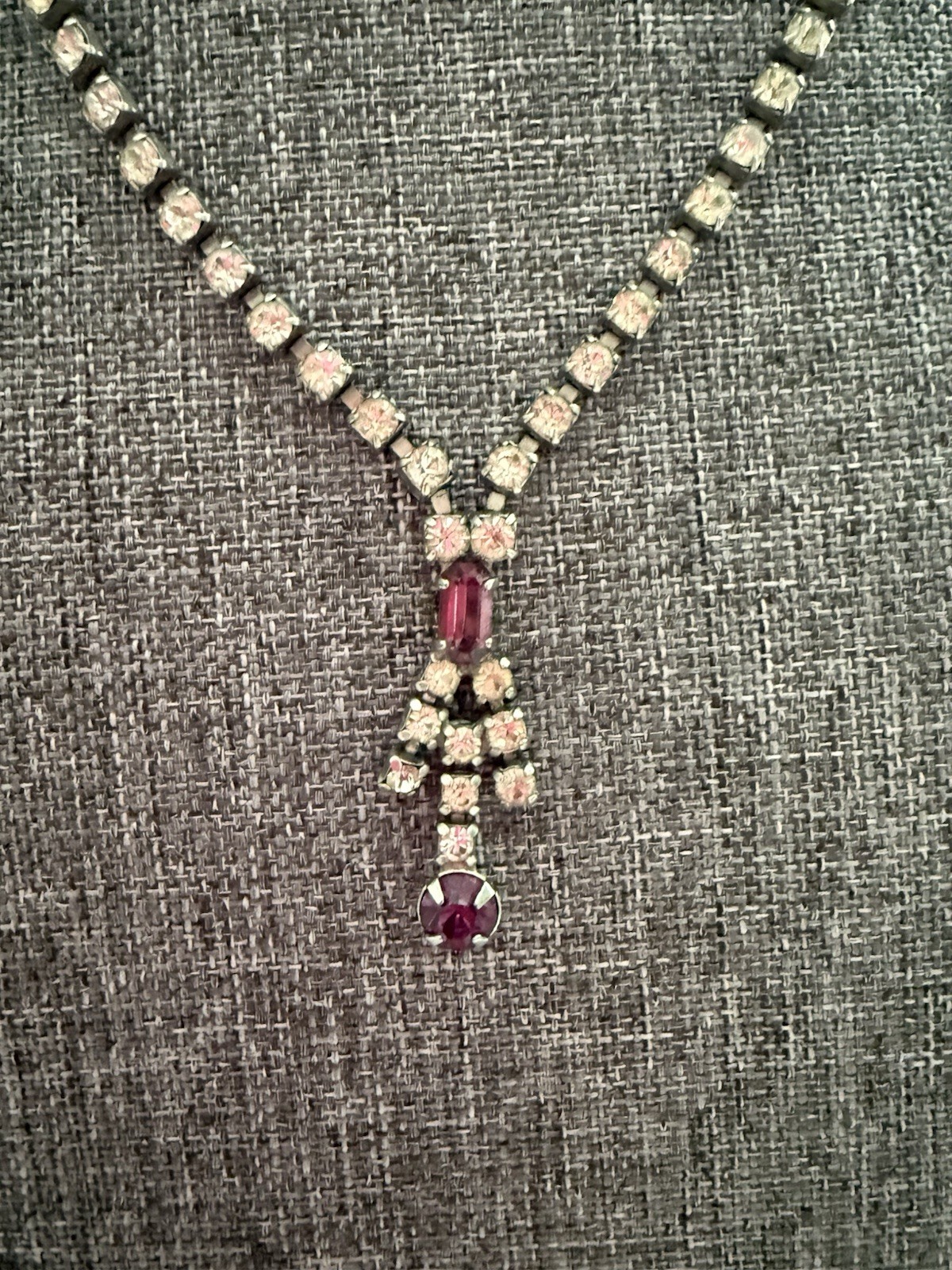 ART DECO CLEAR CRYSTAL RHINESTONE NECKLACE PURPLE CLEAR PENDANT DROP 16”