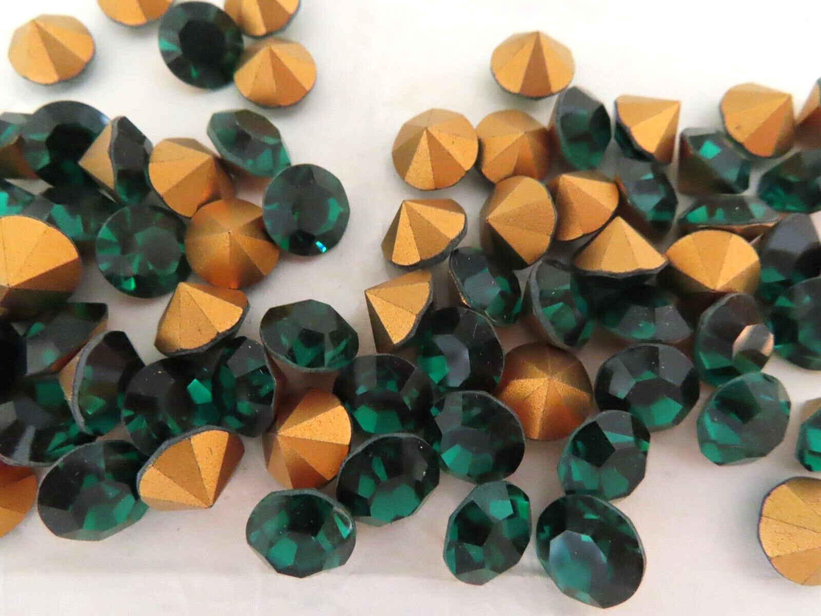 Full pack of 72 Preciosa Machine Cut Rhinestones 45ss Emerald/foiled.