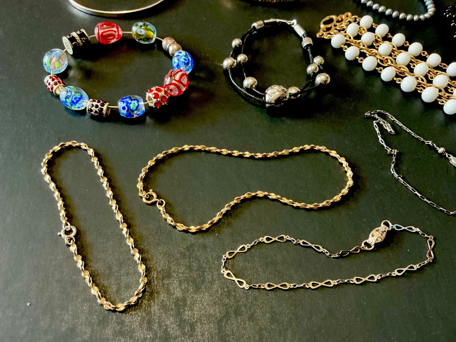 RE-SELL LOT OF 26 NICE VINTAGE BRACELETS RHINESTONE BANGLES ETC 6-132