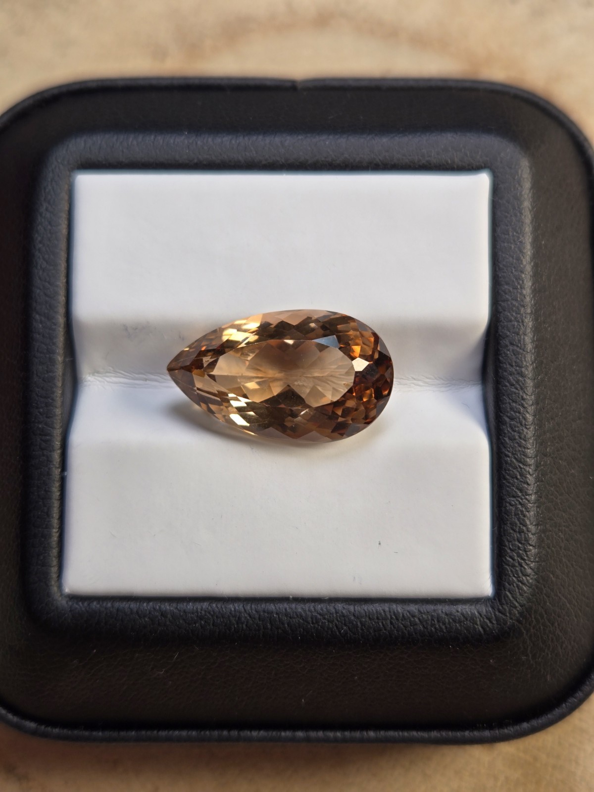 Champagne Topaz 11.00ct VS Pear Cut 17.7×10.3mm Loose Gemstone Brazil