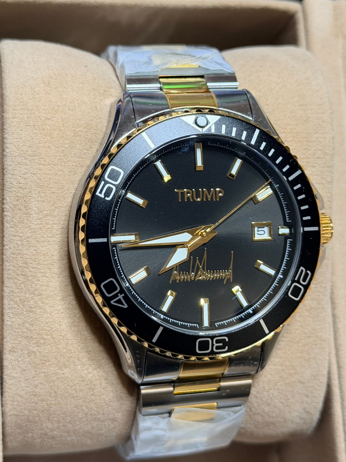 NEW DONALD TRUMP 45 47 Victory Watch SMOKY BLUE GOLD Fight Fight PRE ORDER #/500