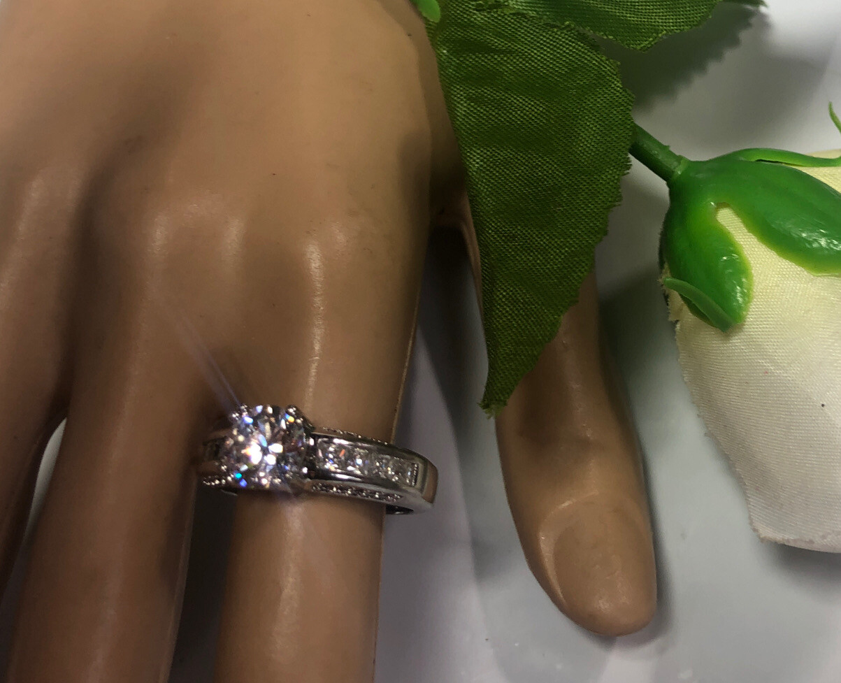 Ring Silver Tone White Colorless Glass Crystal Rhinestone Engagement Bridal Sz 9