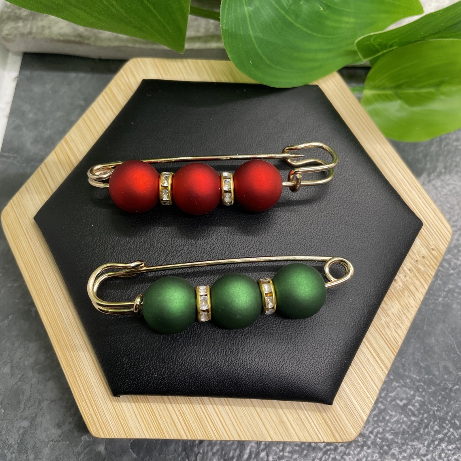 2 PC 2.25” Decorative Clothes Brooch Safety Pins Shawl Clips New B7887