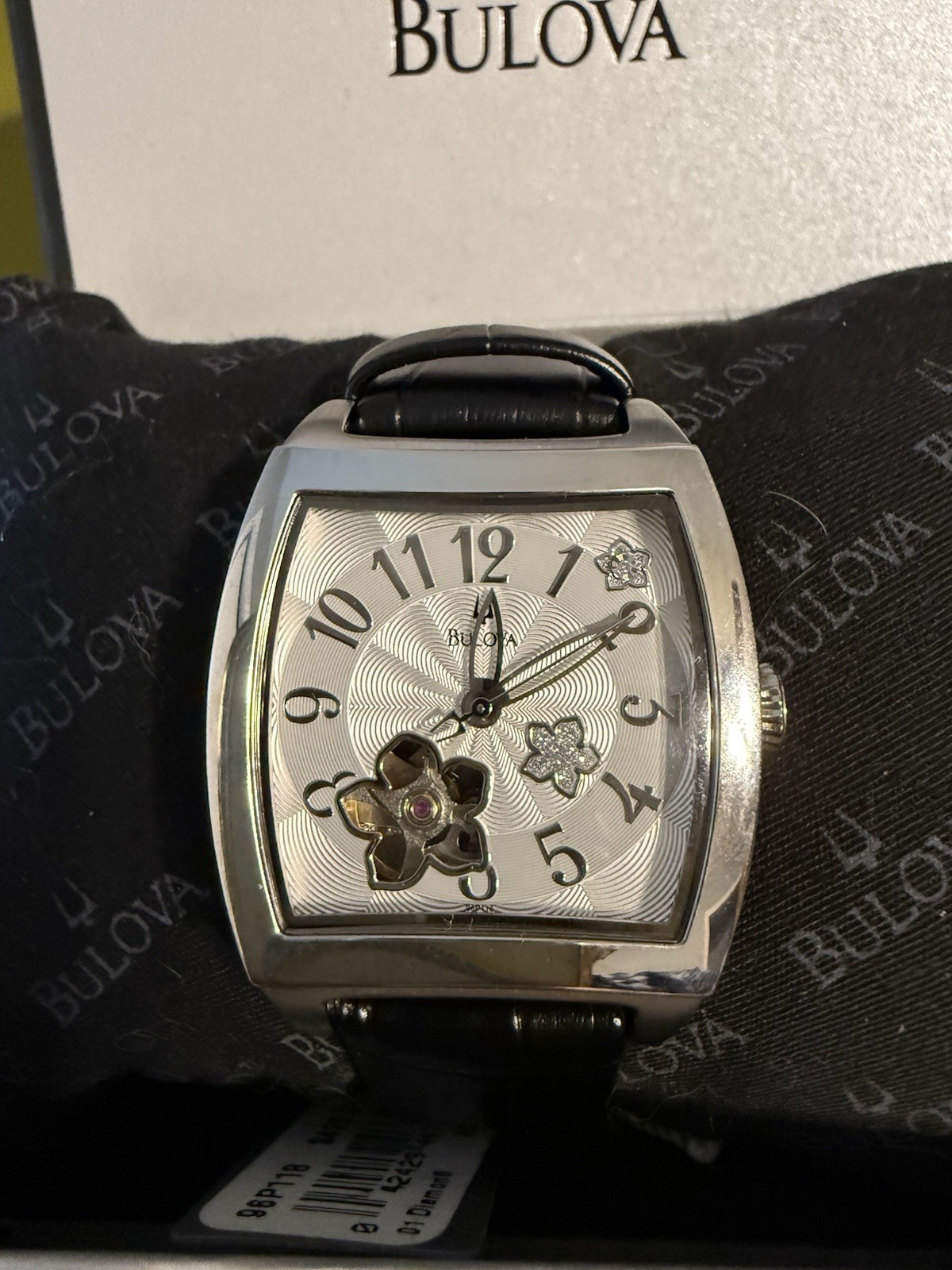 Bulova 96P118 Diamond BVA Floral Aperture Dial Self-Winding Watch 21 Jewel NWT