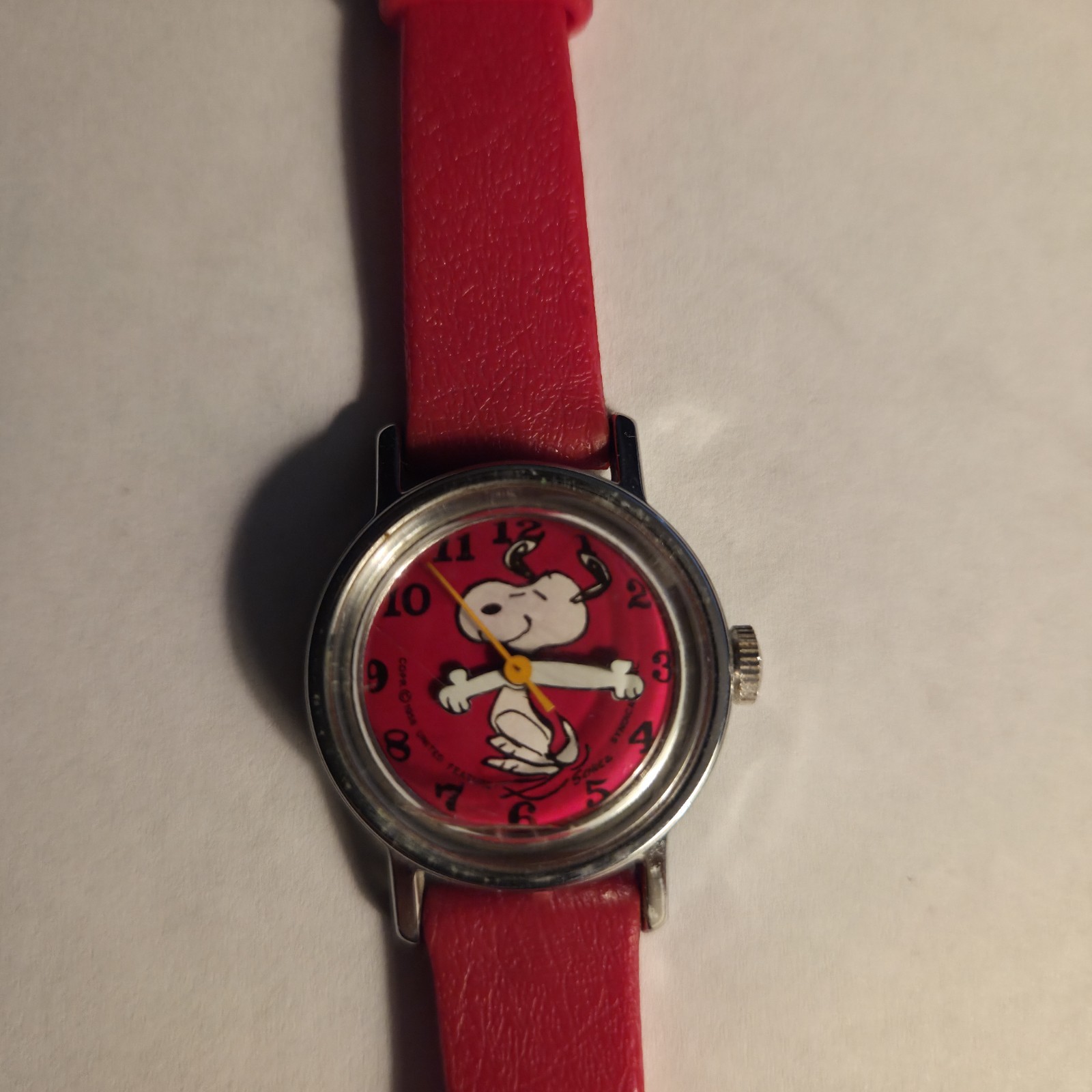 Vtg Working Peanuts Snoopy Mech Wind Up Children’s Watch Red Dial Red Band