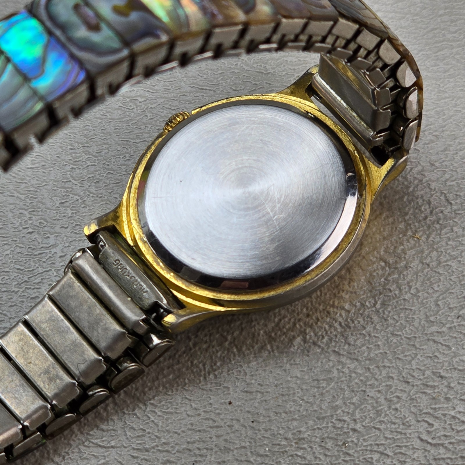 Vintage Watch Victoria Abalone Shell Womens Expansion Band Quartz Watch