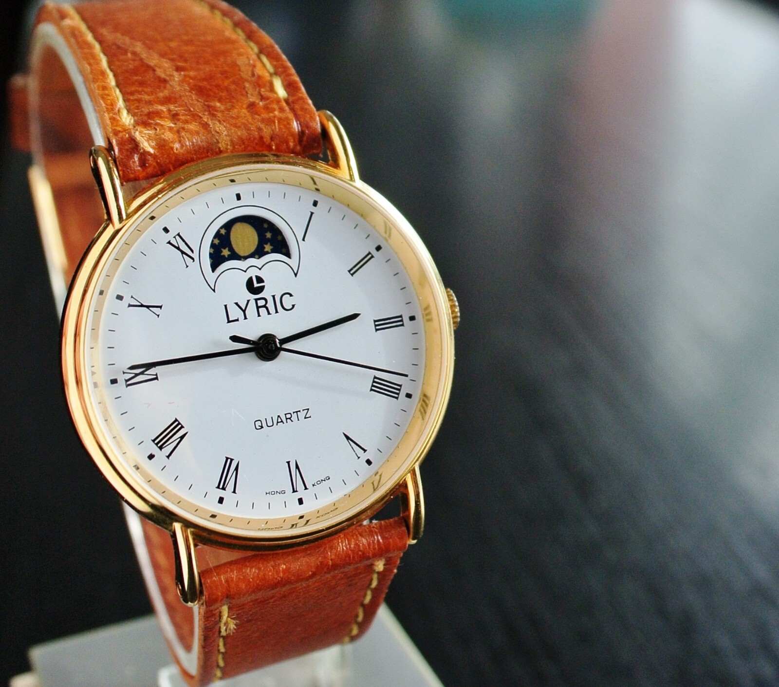VINTAGE LYRIC ELEGANT MOON PHASE DIAL QUARTZ MEN’S GOLDEN LEATHER DRESS WATCH
