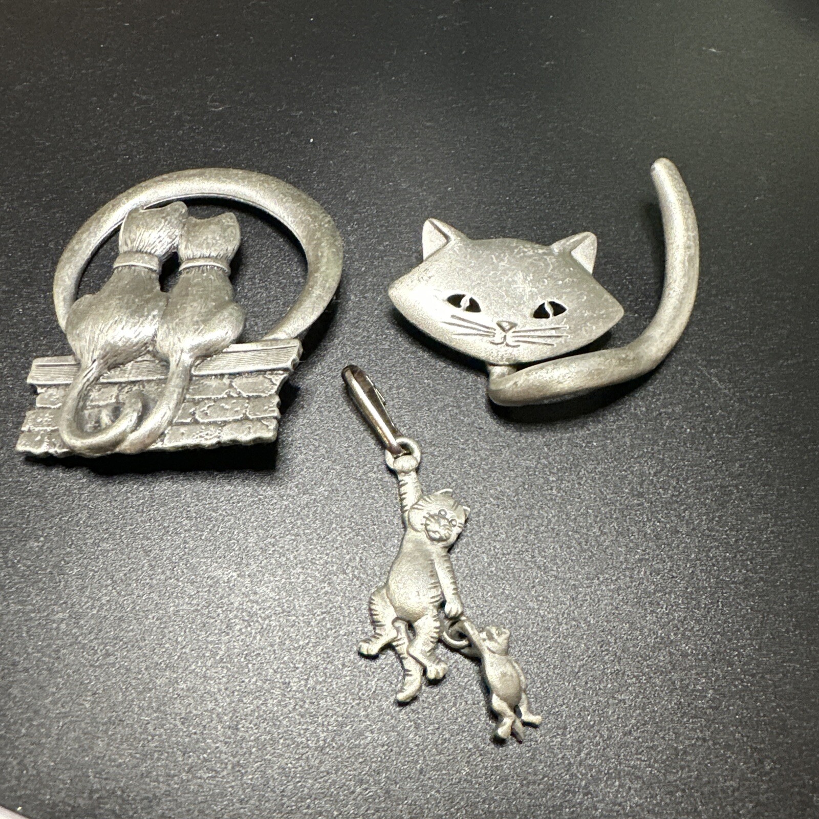 JJ Jonette Pin Brooch 2 Cats One Playing With A Mouse Silver Tone Jj Brooch Lot