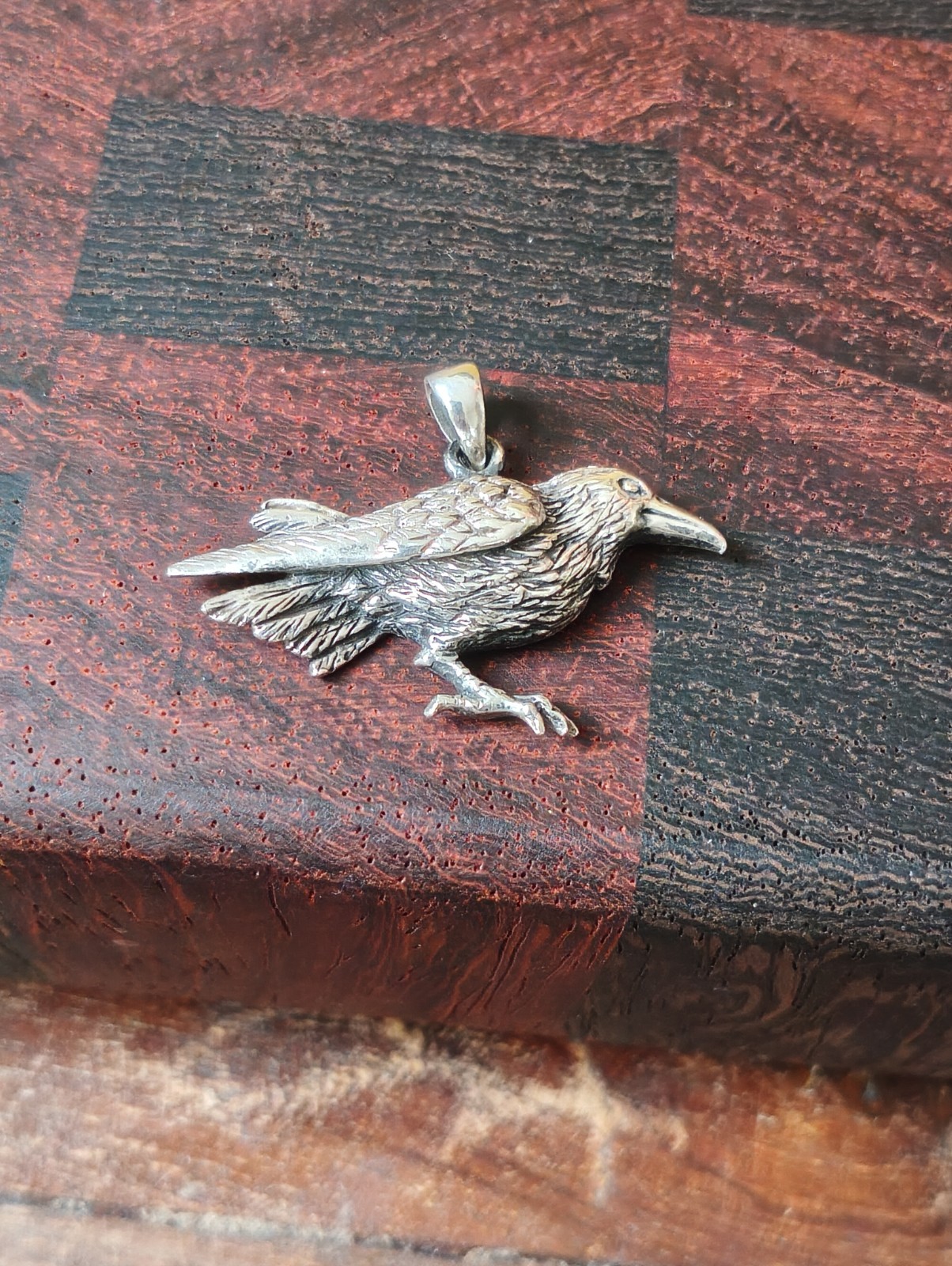 Peter Stone Haunted by the Mythical Raven Sterling Silver Pendant Nice Detail 5g