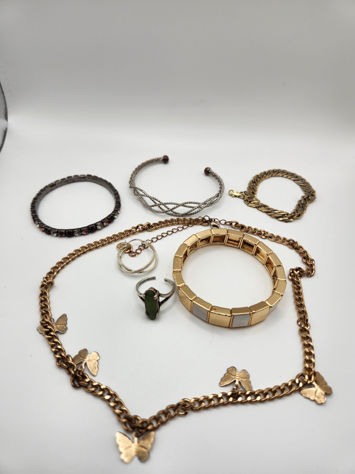 Costume Jewelry Lot – 7 pieces – 2 Rings, 4 Bracelets, 1 Necklace