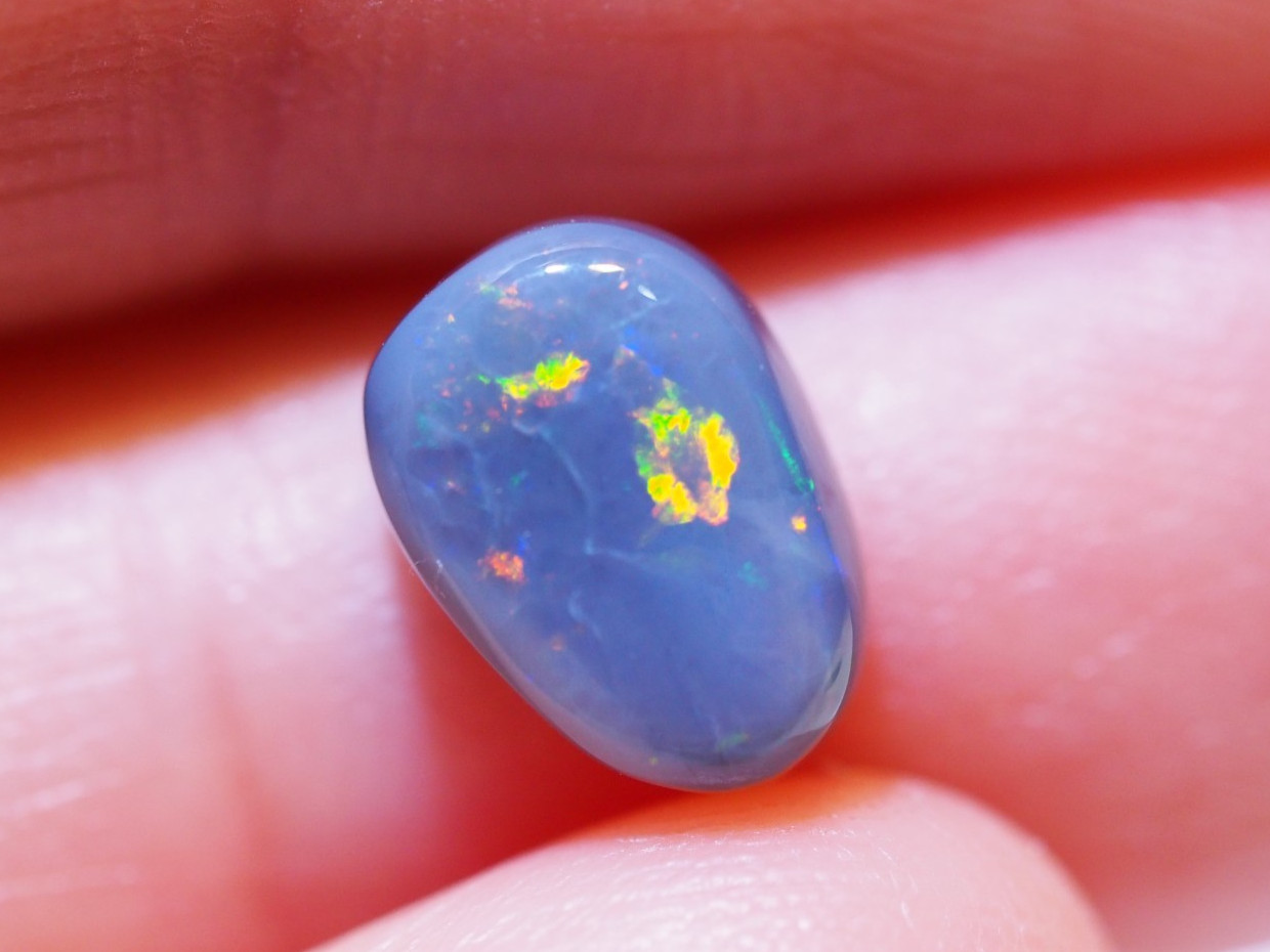1.6ct Dark Opal from Lightning Ridge | Natural Australian Opal Gem