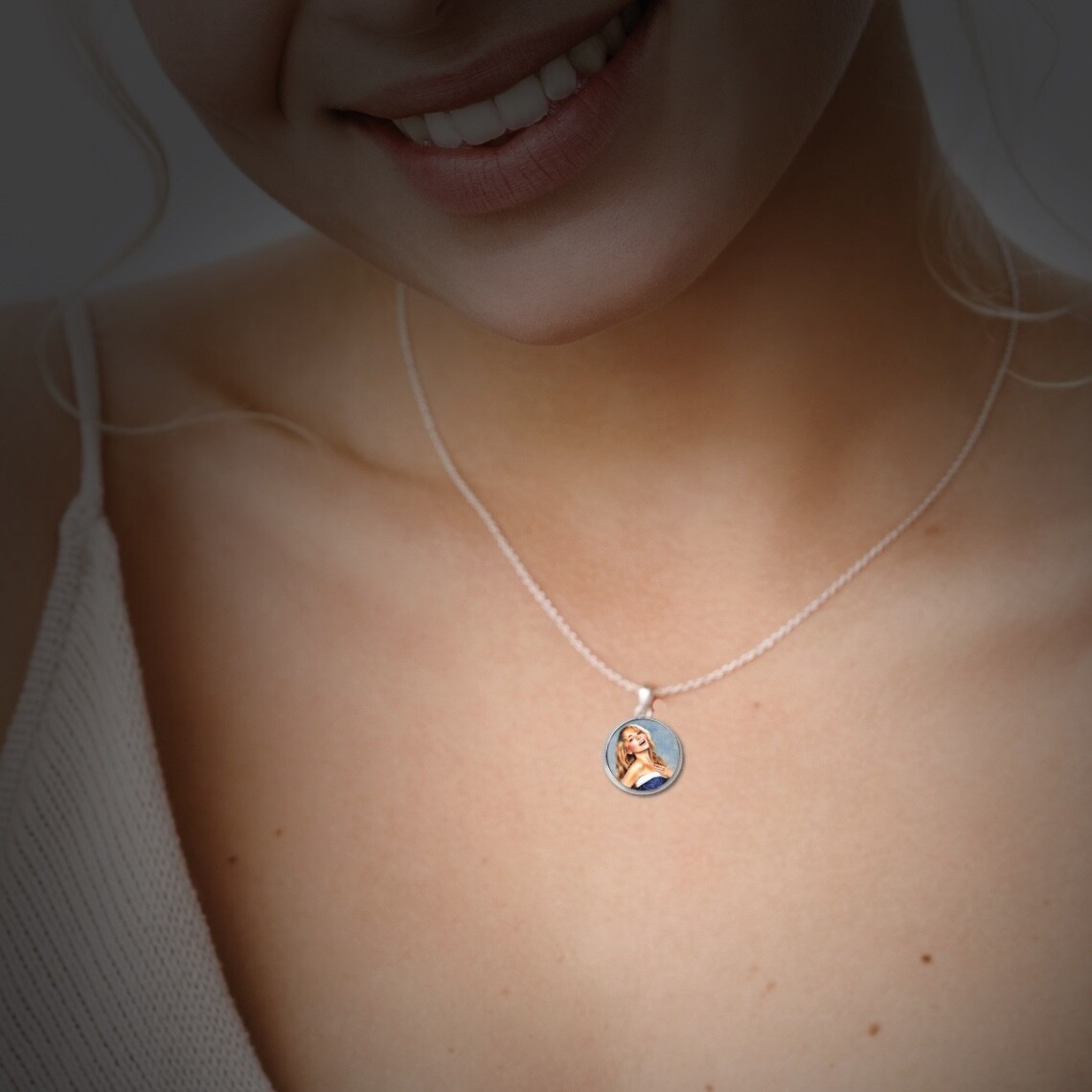 Sabrina Carpenter necklace, stainless steel/glass, 50-55cm length, 14mm width