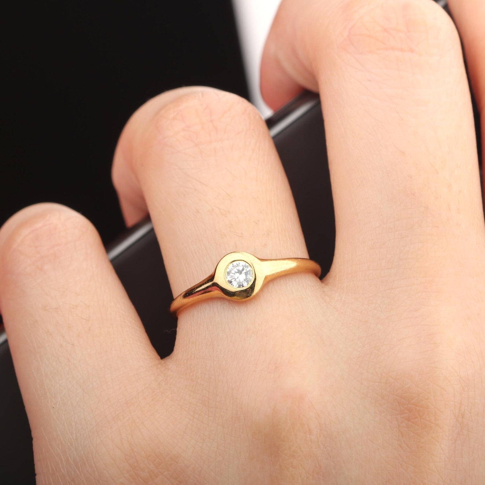 Lab Grown Round Diamond Wedding Rings 9k Gold Anniversary Rings gifts for her