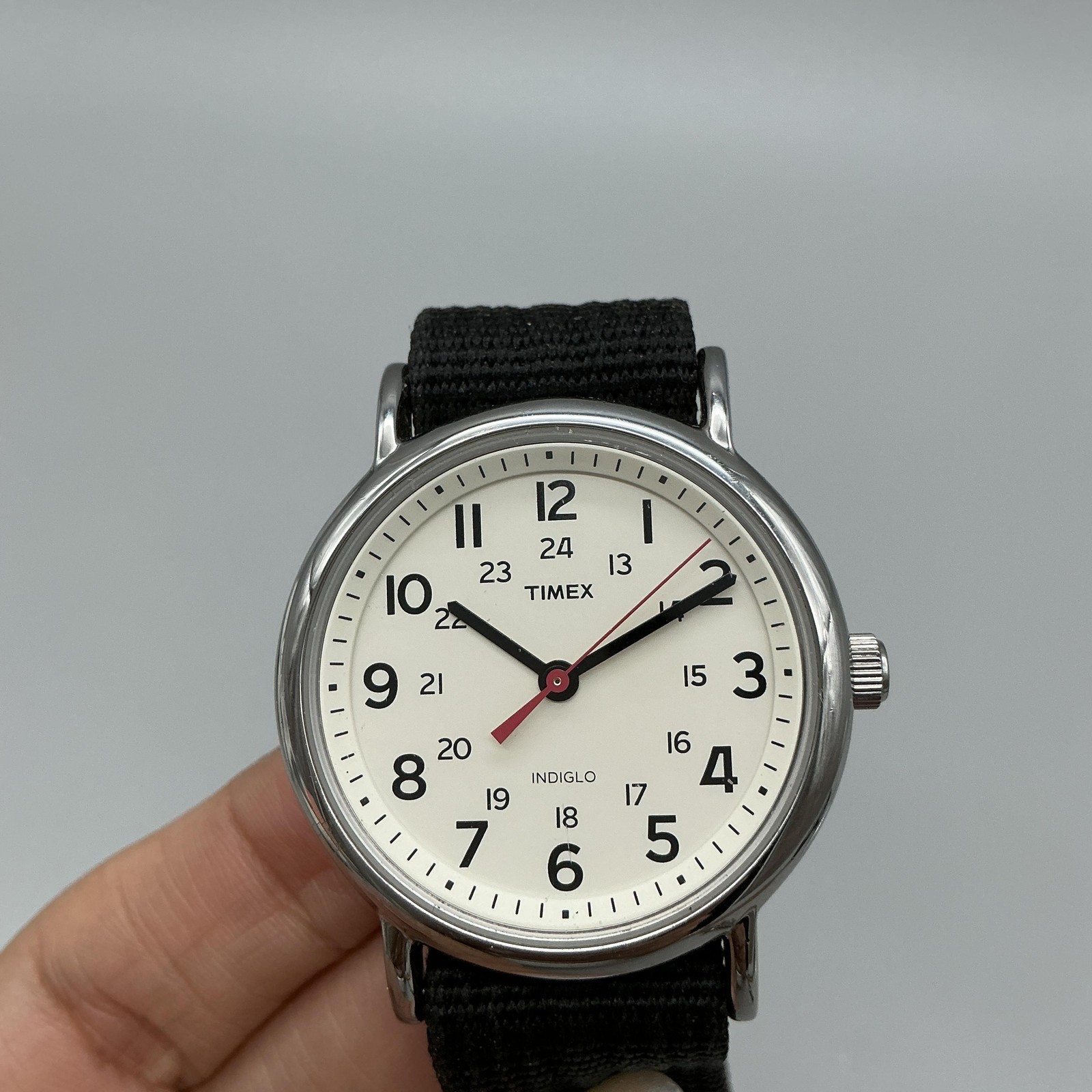 Timex Weekender Indiglo WR 30M Mens Watch 38mm Cream Dial Black Nylon Strap
