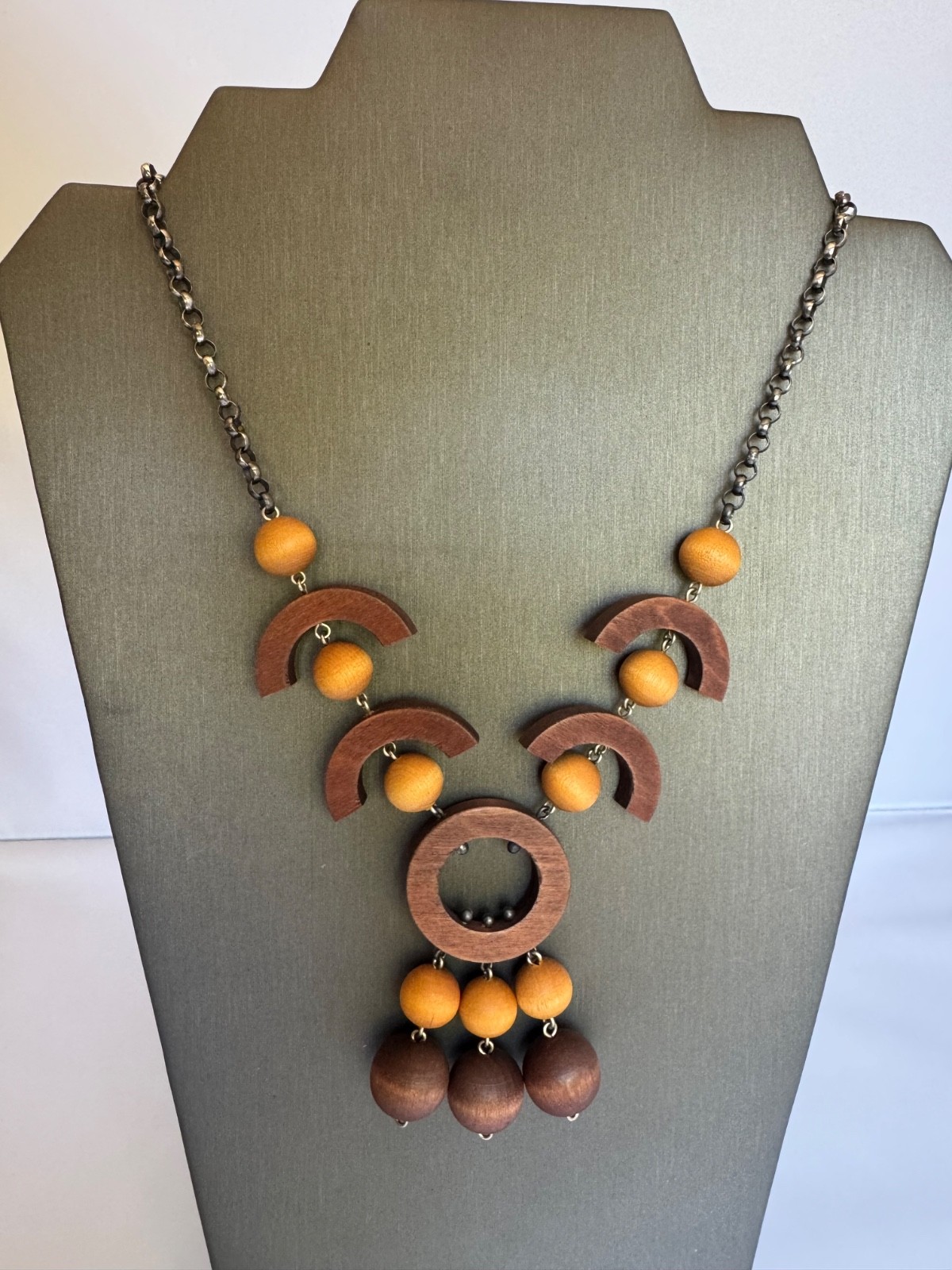 KAIJA AARIKKA FINLAND Vintage Modernist Wood and Silver-toned Necklace