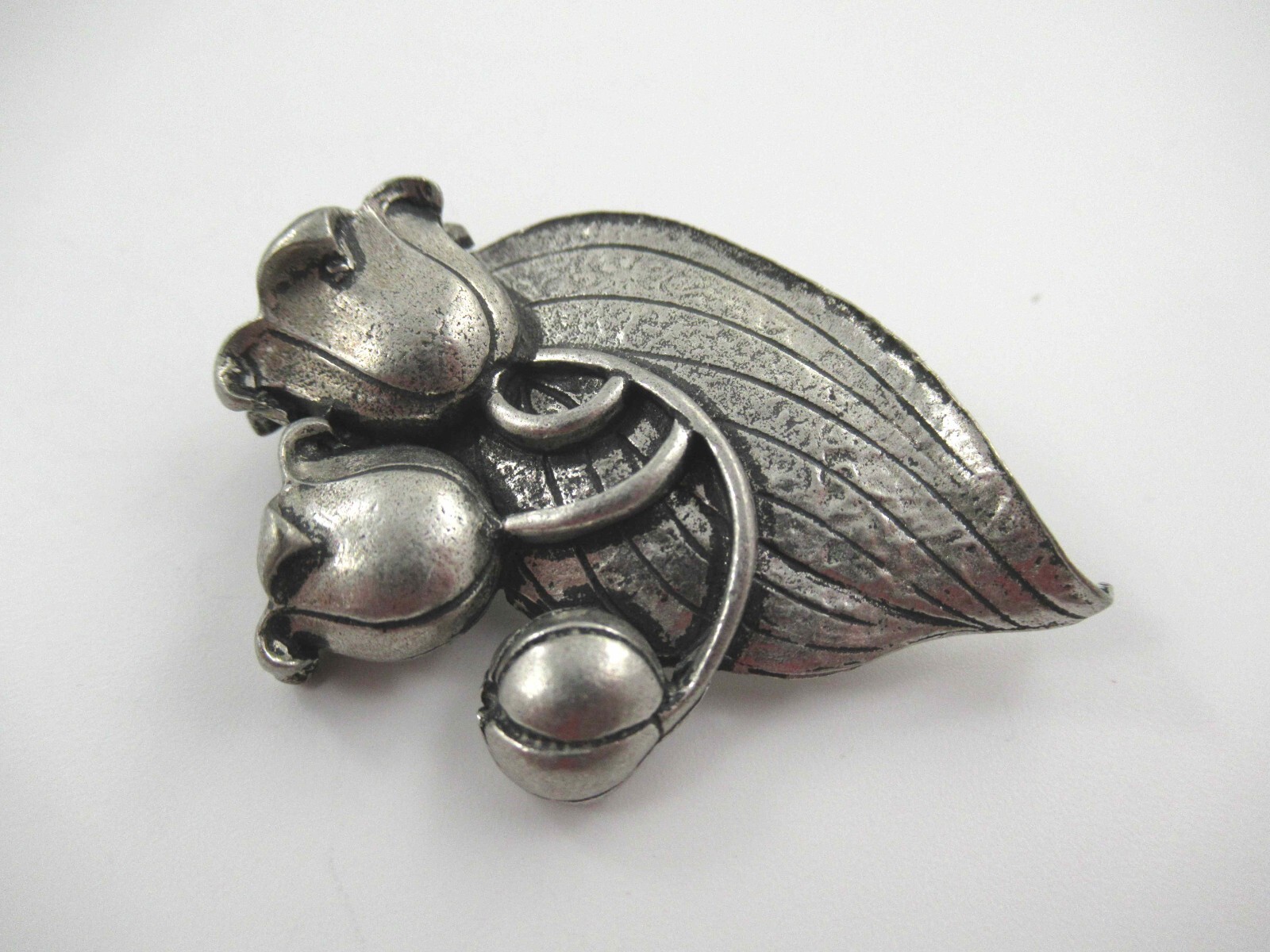 Signed Seagull Pewter Vintage Lily of the Valley Brooch Pin JP-298 Canada