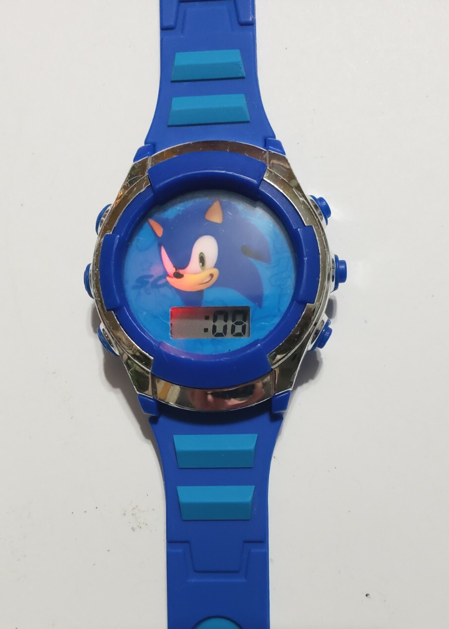 SEGA Sonic The Hedgehog Unisex Childrens LCD Watch Blue Flashing Lights Accutime