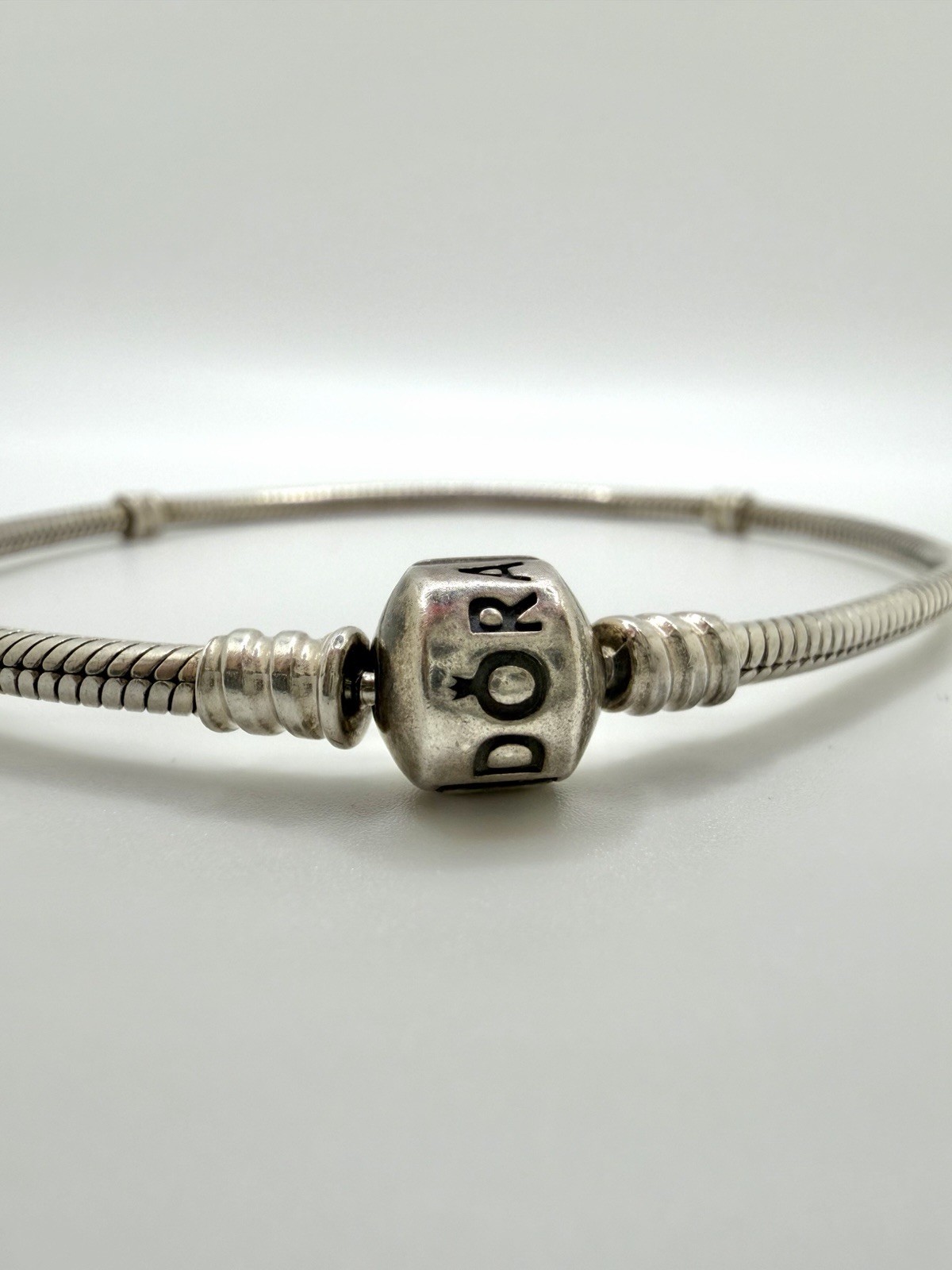 Authentic Pandora Moments Sterling Silver Snake Chain Bracelet 23cm S925 ALE