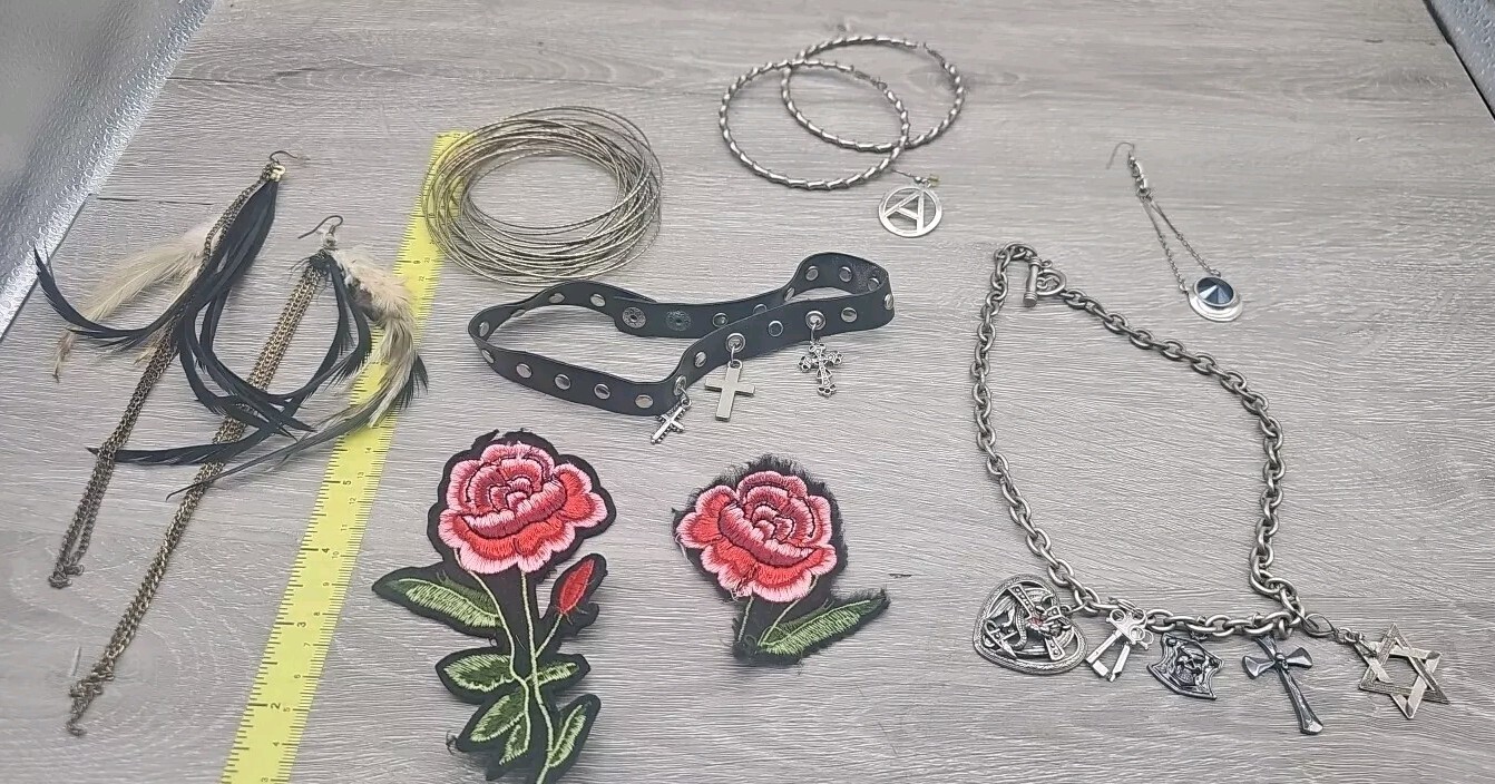 10+ Lot alternative Goth 1990s red black silver Color jewelry Read!