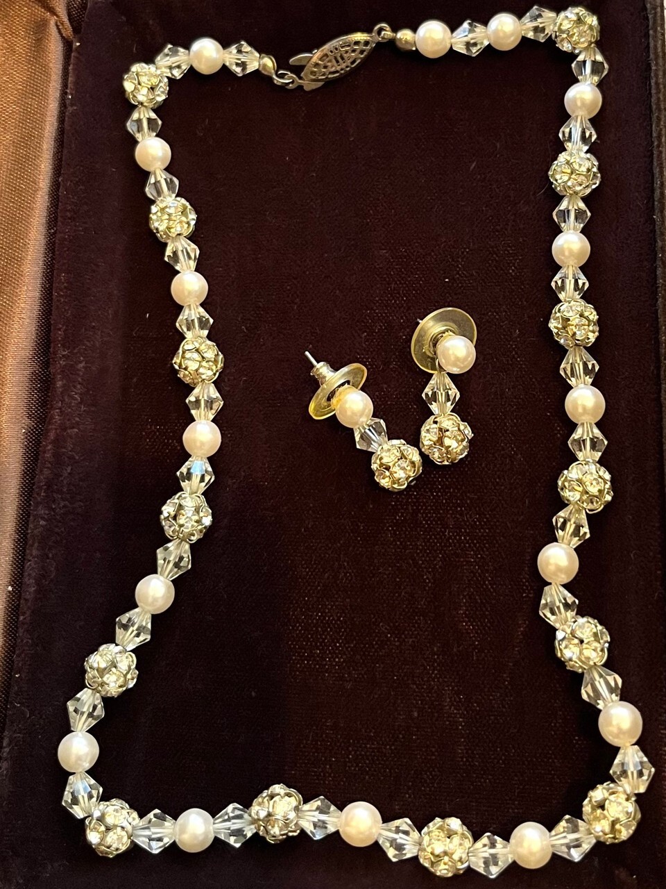 Pre-Owned Bridal NYE Special Occasion Crystal Necklace and Pierced Earring Set