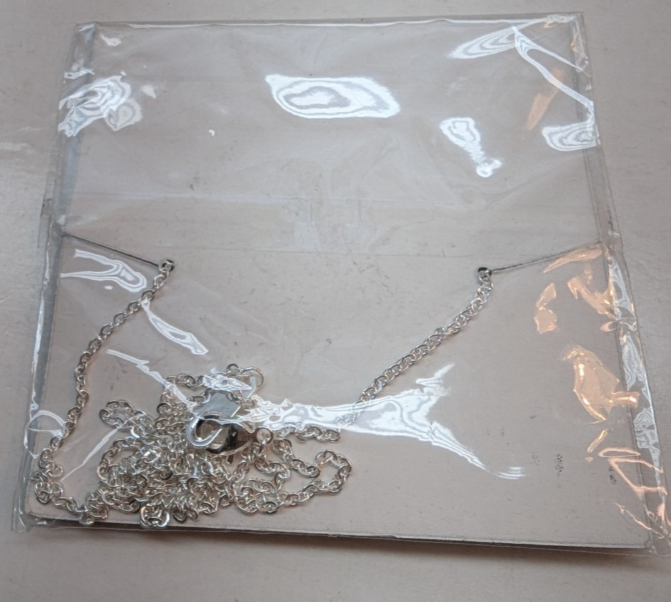 Wonders Jewelry Silver Tone Triangle Pendant Cable Chains Lobster Lock NOS