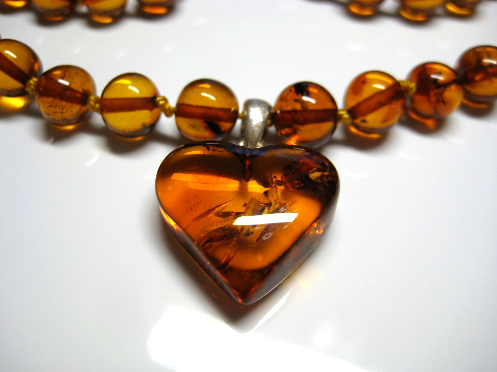 Genuine Cognac Amber Beautiful Baltic Amber Necklace/Pendant Heart 20 in !!!