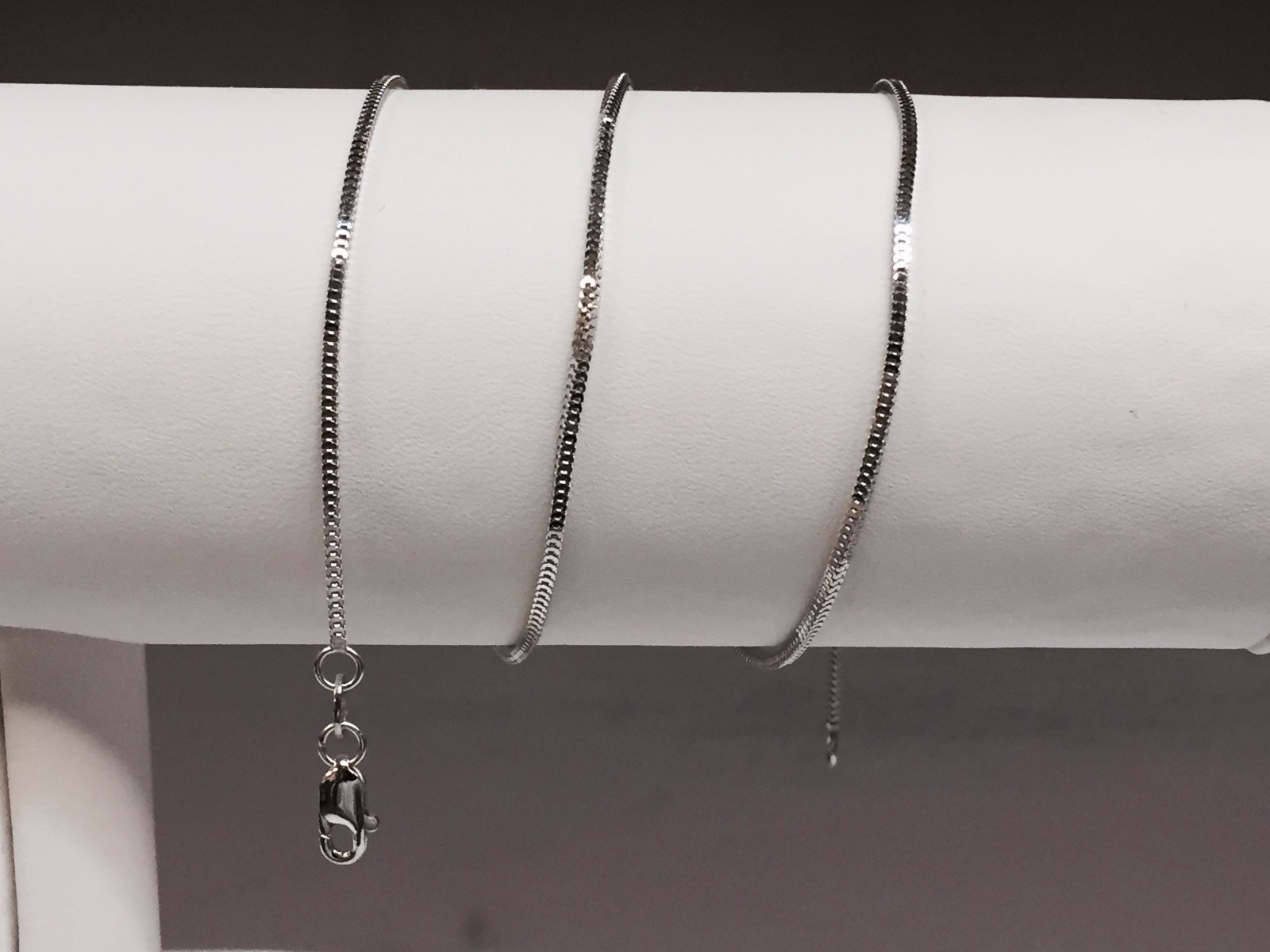14k White Gold 16″ MILANO Snake Pendant Chain Necklace 2 gram 1.1 MM WMIL010