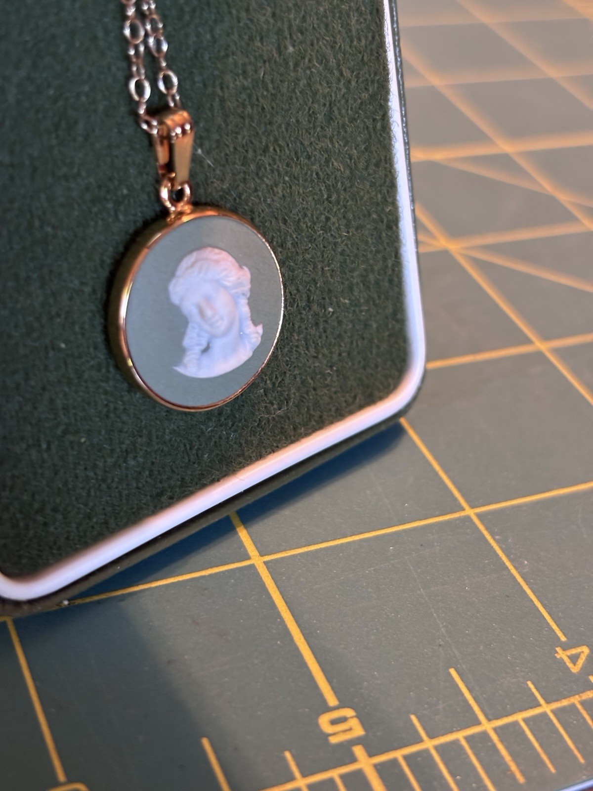 Wedgwood Jasper-ware Sage Cameo Pendant Necklace Green/White Oval Signed In Box