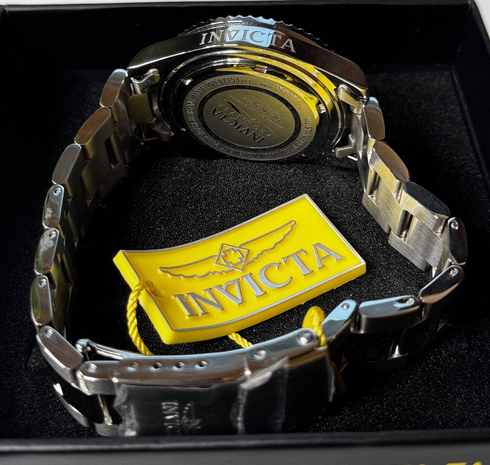 Invicta Pro Diver Men’s Quartz Date Black Dial Green Bezel Steel Watch 200m