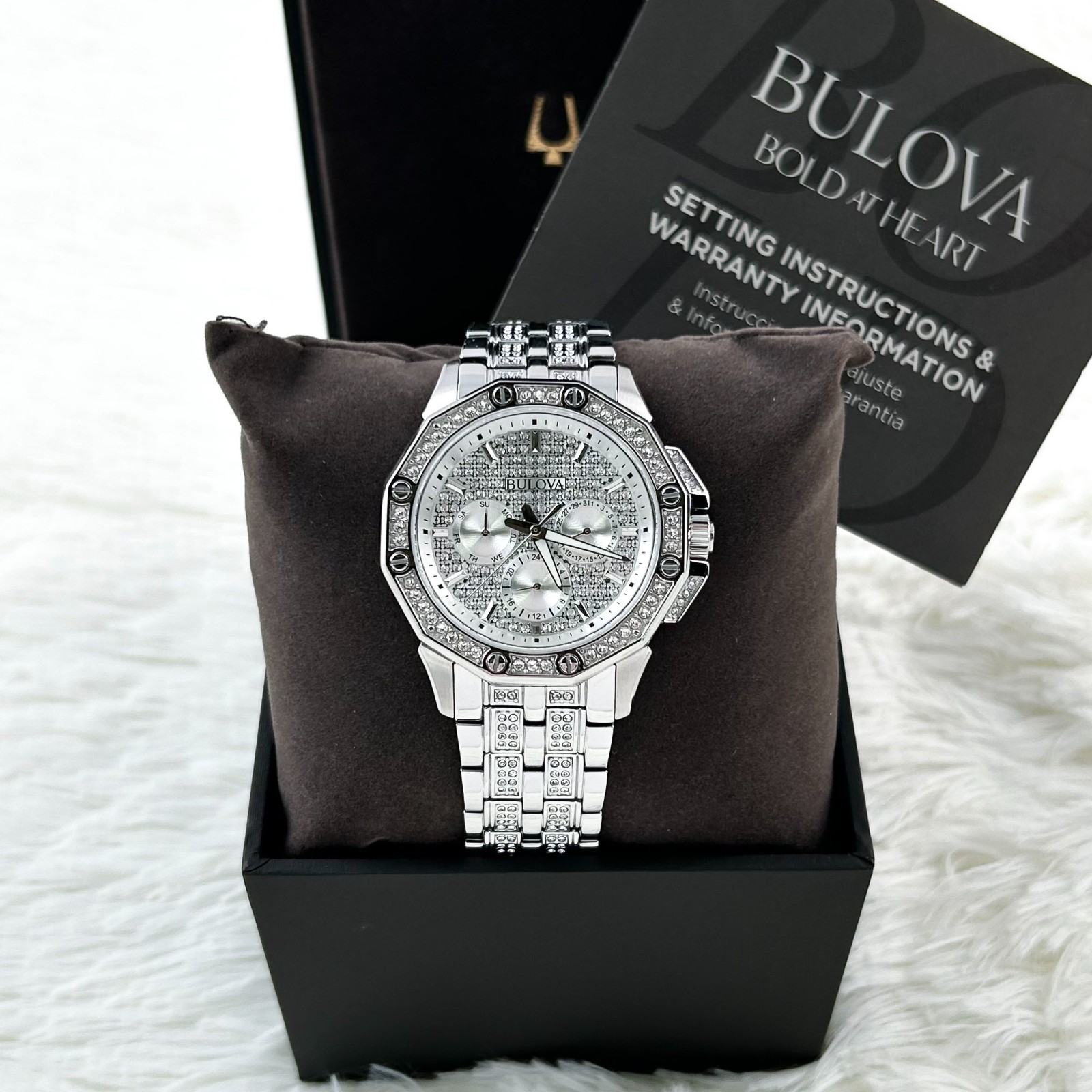 Bulova 96C134 Crystal Men’s Quartz Day / Date Silver Stainless Steel Watch 42 MM