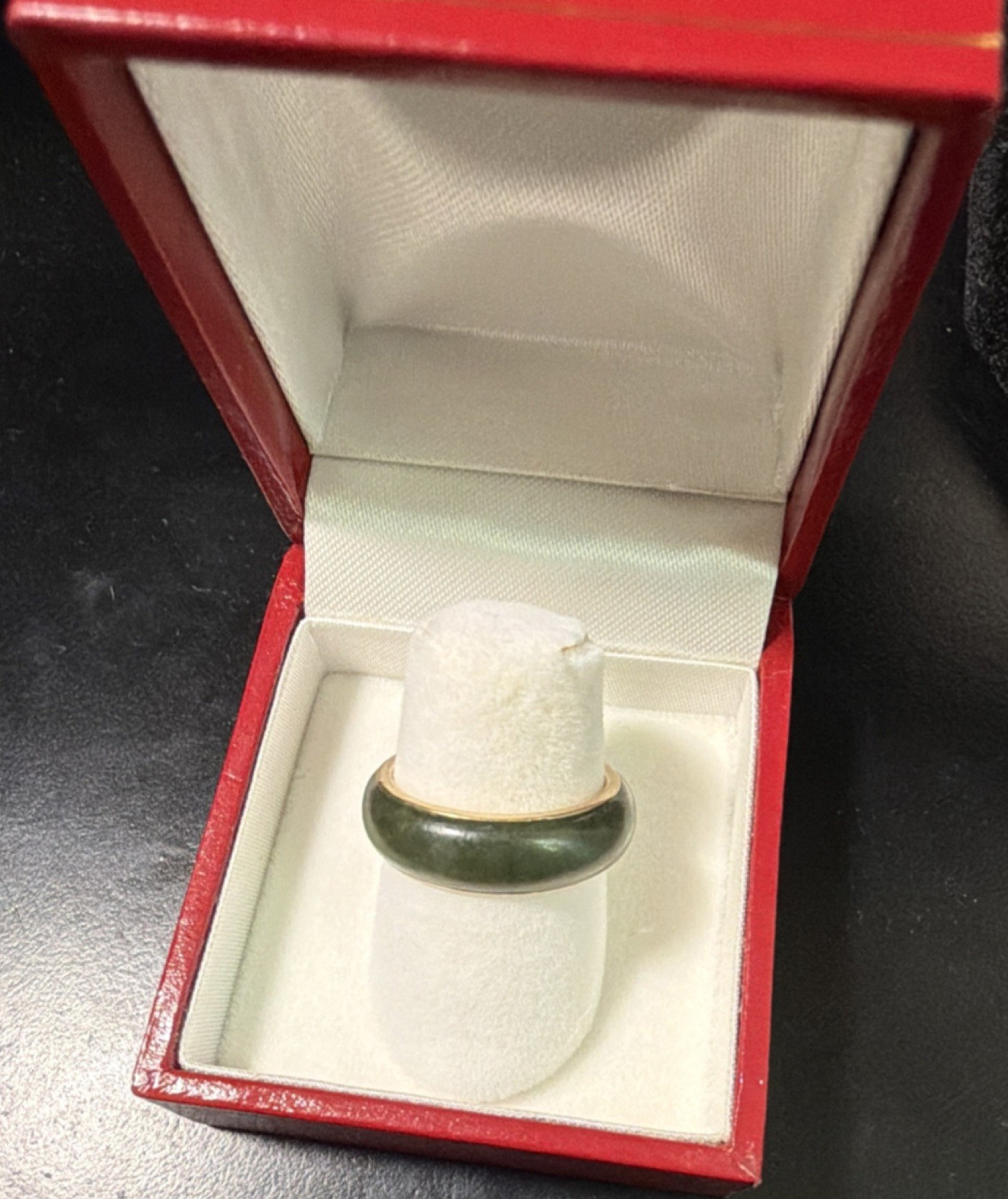 Authentic Calvin Klein 14K Yellow Gold Nephrite Jade Eternity Ring Sz 6.5