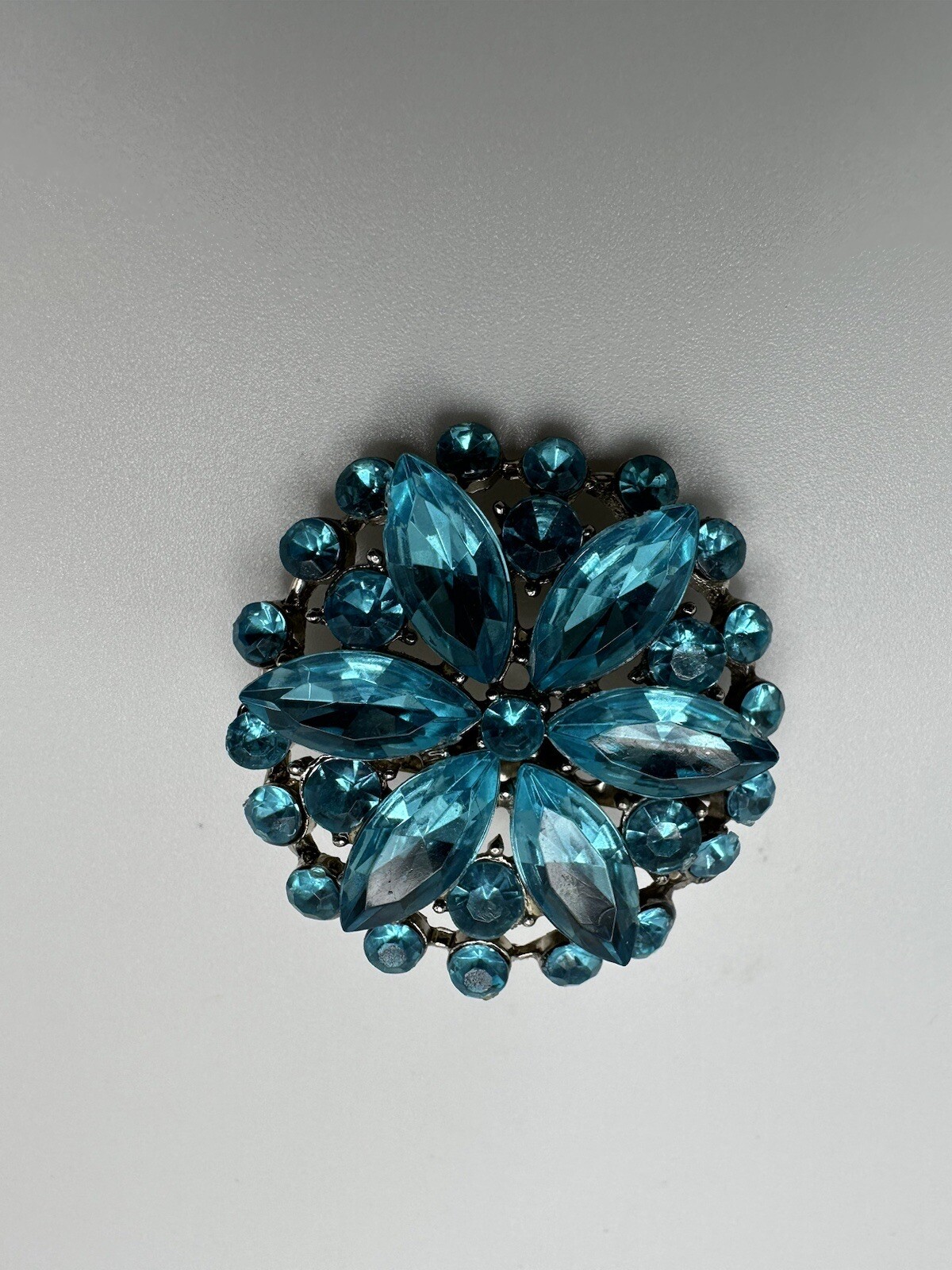 Vintage Blue Rhinestone Silver Star Flower Brooch 3.6cm BB15