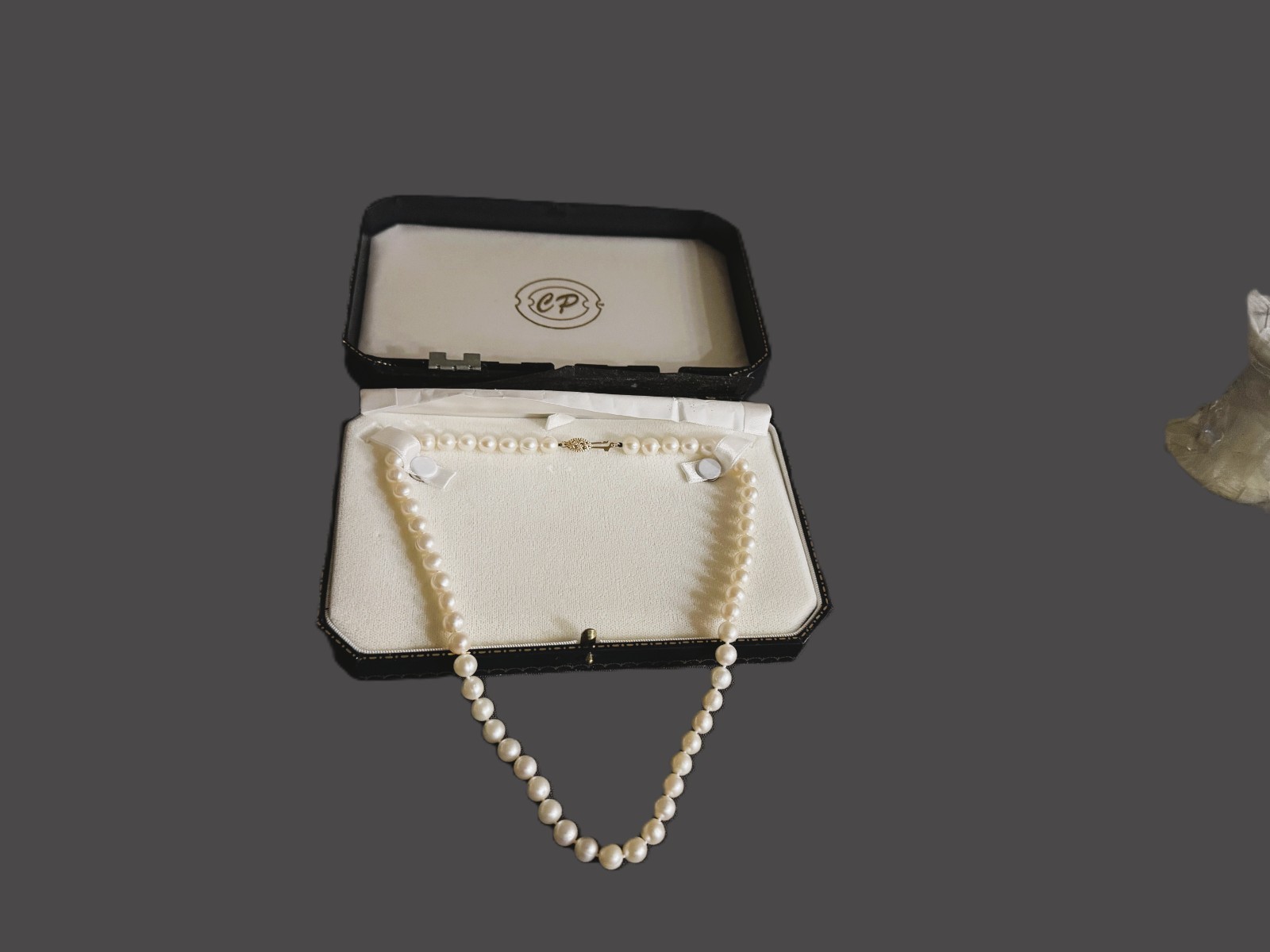 Vintage Cultured Pearl Necklace in Original CP Branded Display Case