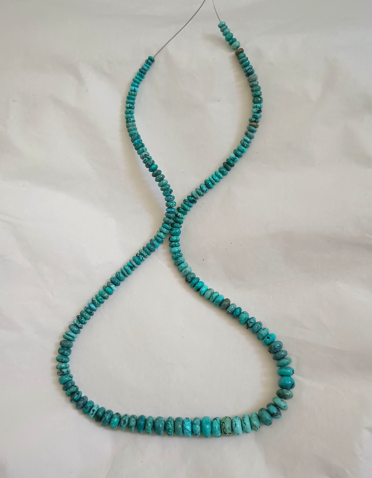 OLD STOCK, HI-GRADE HUBEI TURQUOISE 3-8MM RONDELLE BEADS – 17.75″ – 3206E