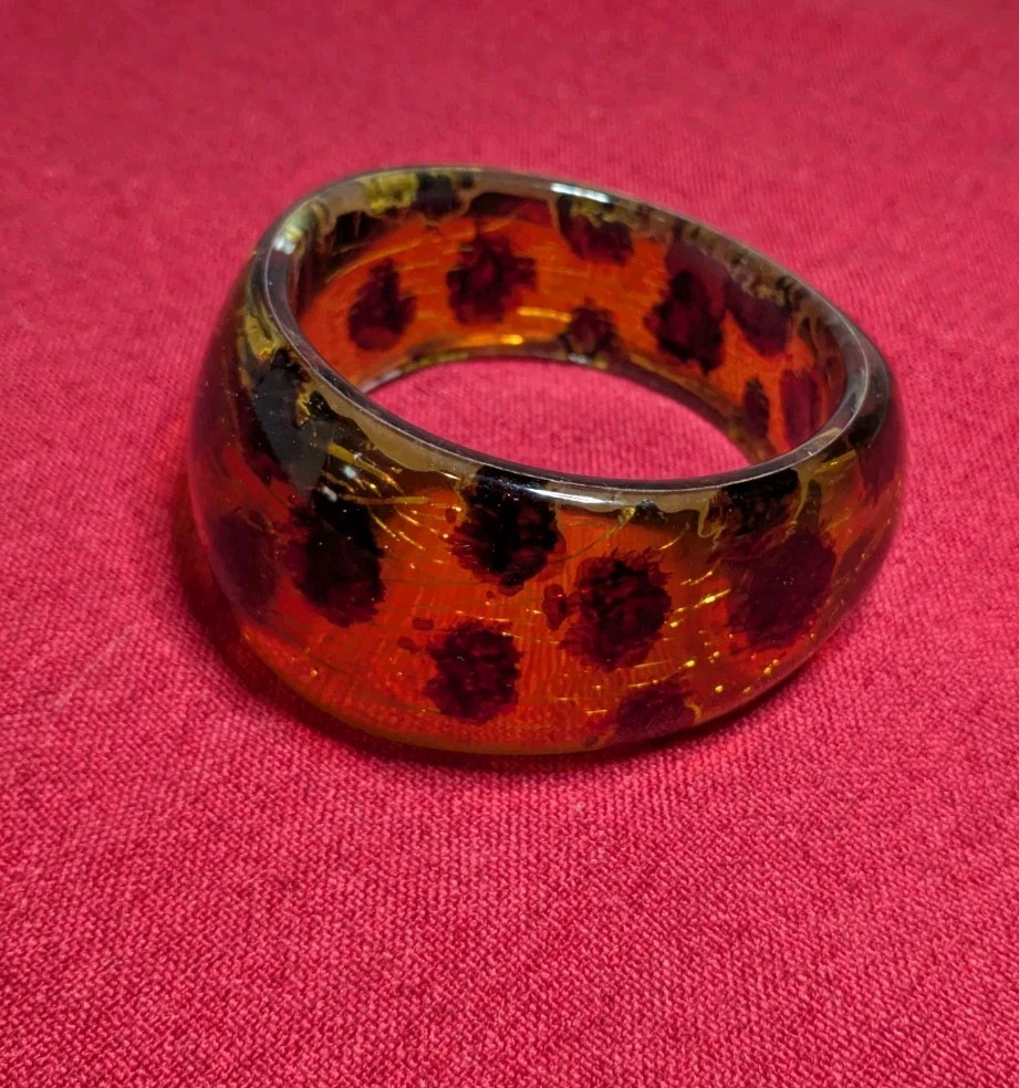 Vintage Bracelet 6 Inch Animal Print Lucite Acrylic Good Condition Asymetrical