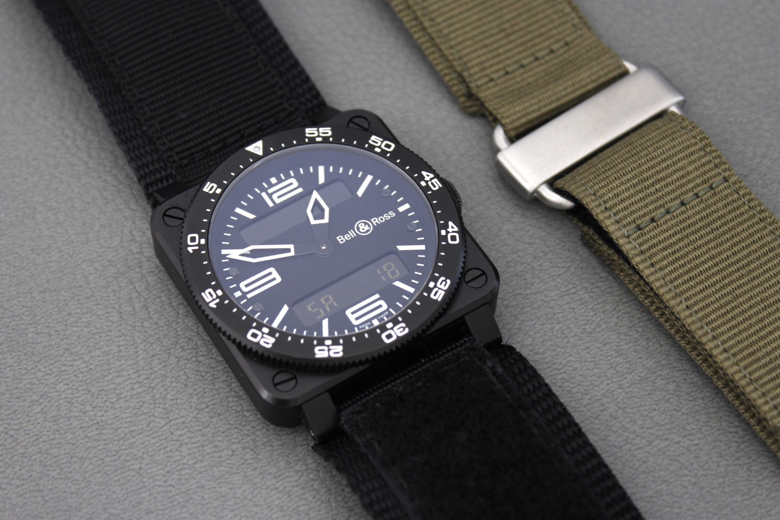 Bell & Ross BR03 Type Aviation Carbon 2012 Box Papers 6-Month Warranty 2x Straps