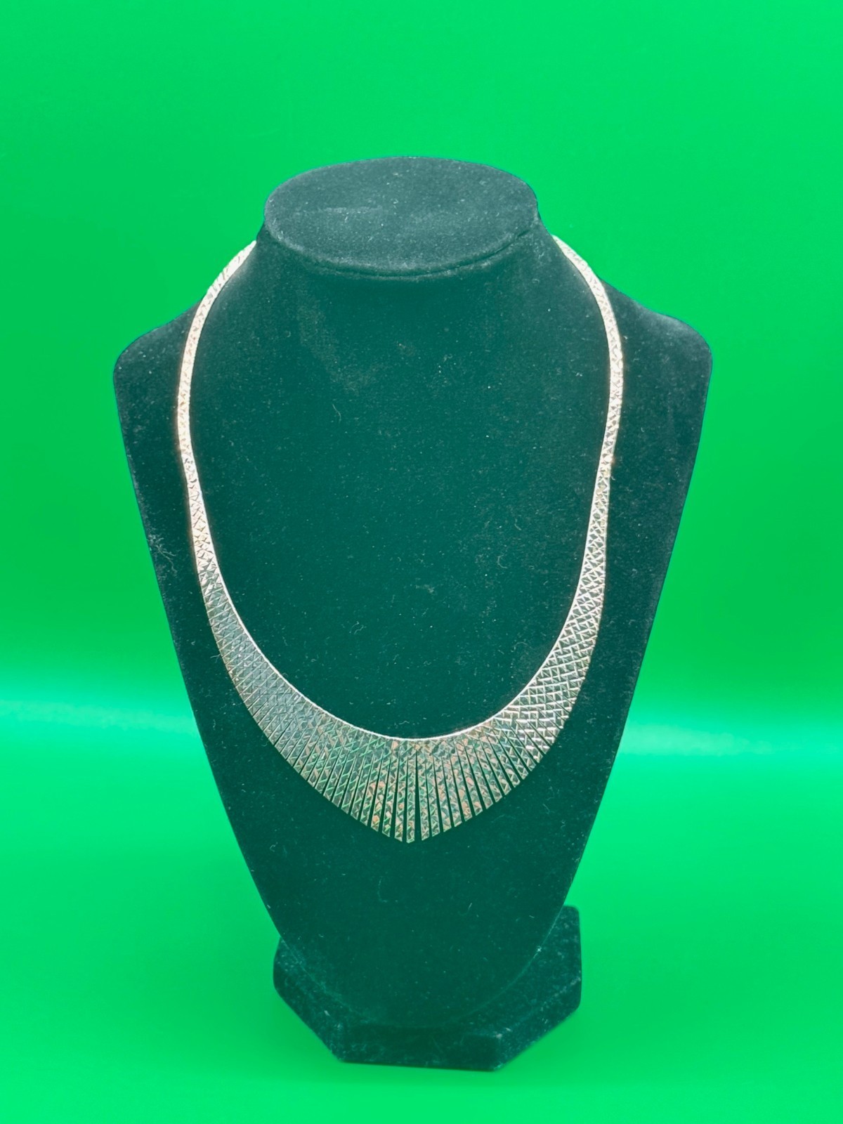 Ultra fine Silver Graduated Cleopatra necklace 18 inches with etched texture