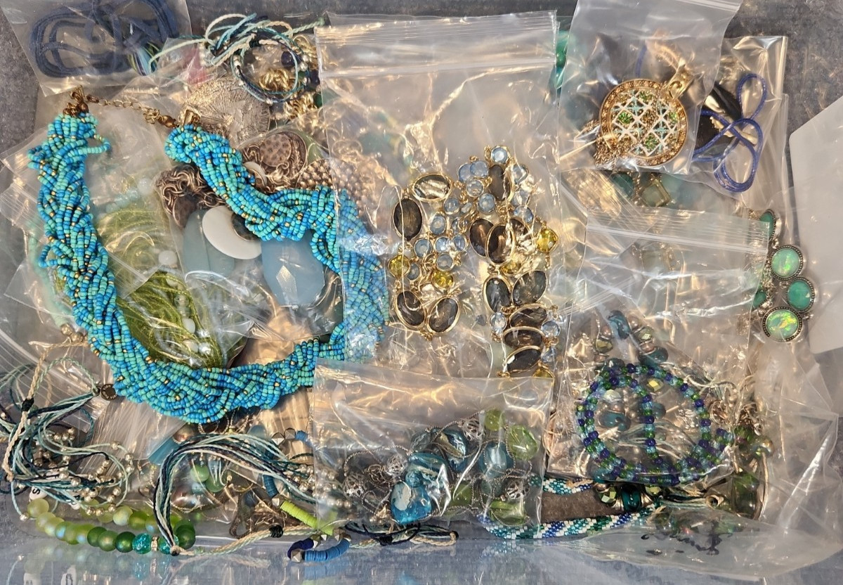 Jewelry Wearable Blue & Green Collection 5 Lbs Lot #705 See Description