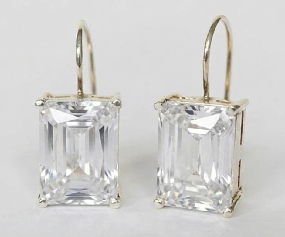5 Ct Certified White Diamond Solitaire Studs-Great luster & Sparkle.