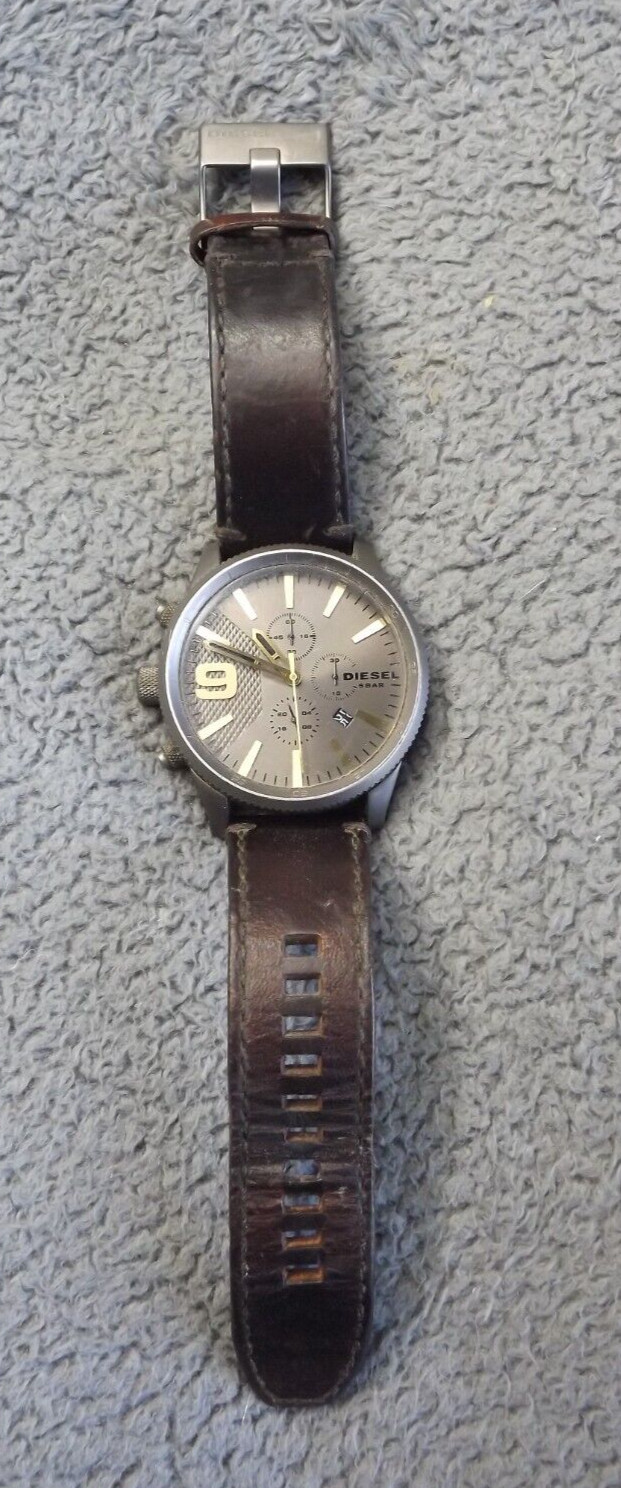 Diesel 5 Bar Watch DZ4467 Men’s Leather Band Grey Face