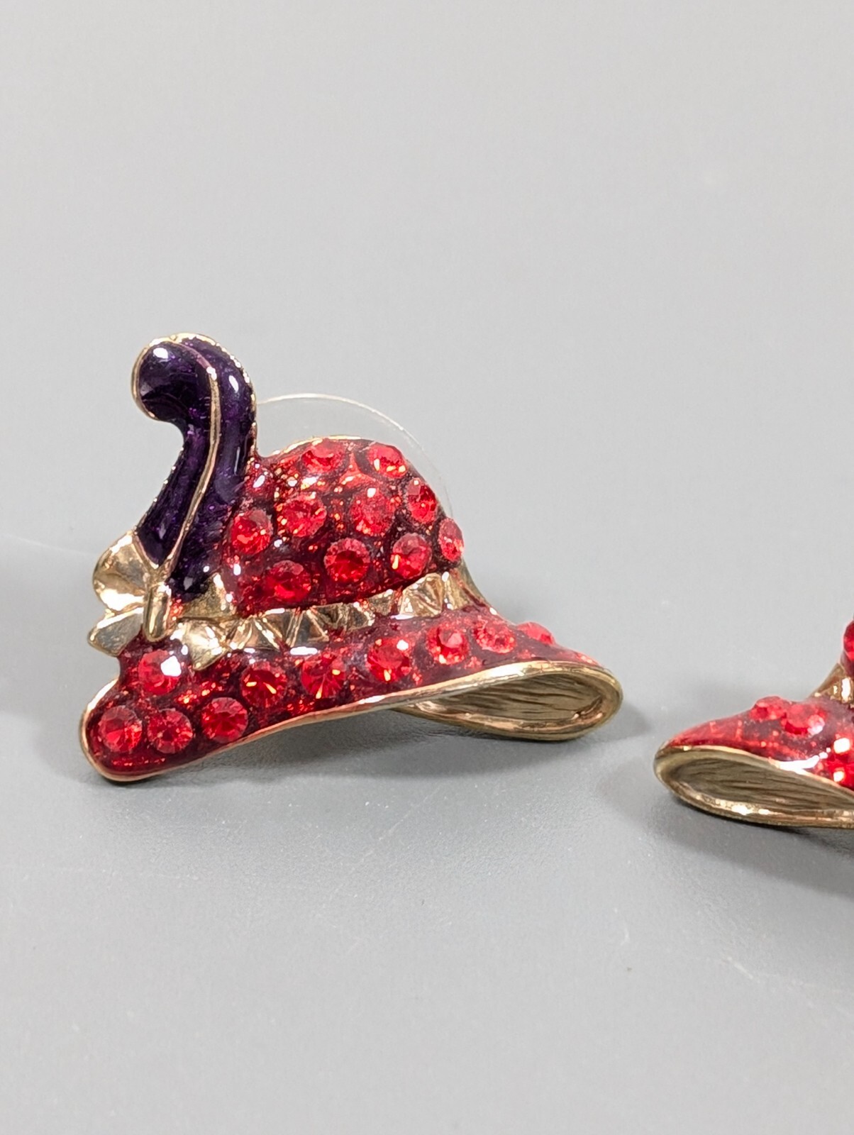 Vintage Ladies Red Hat Crystal Purple Feather Gold Tone Pierced Earrings