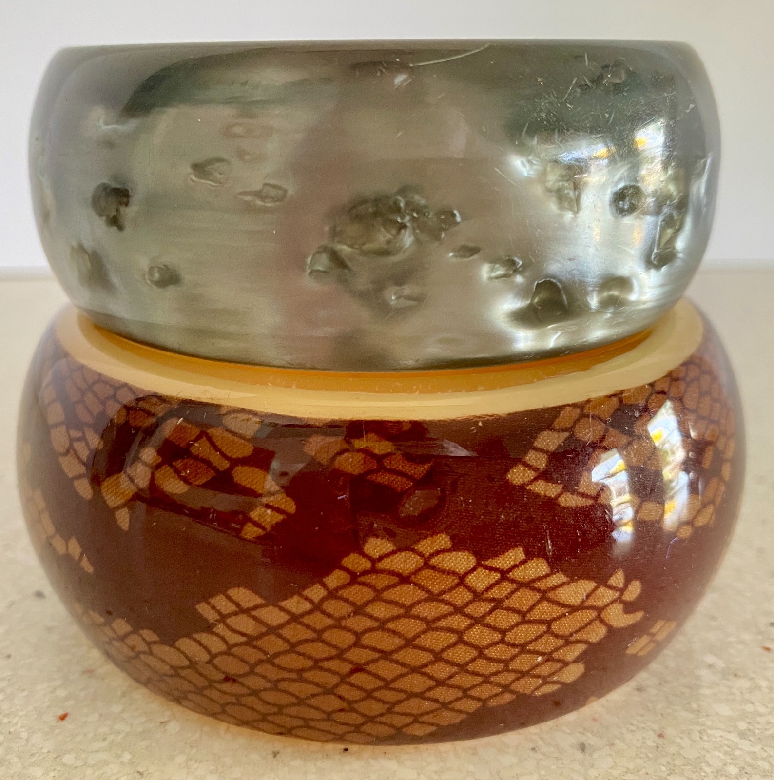 Lot of 2 Vintage Lucite Bangle Bracelets Burgundy Red Snakeskin Gray Pearl 8″