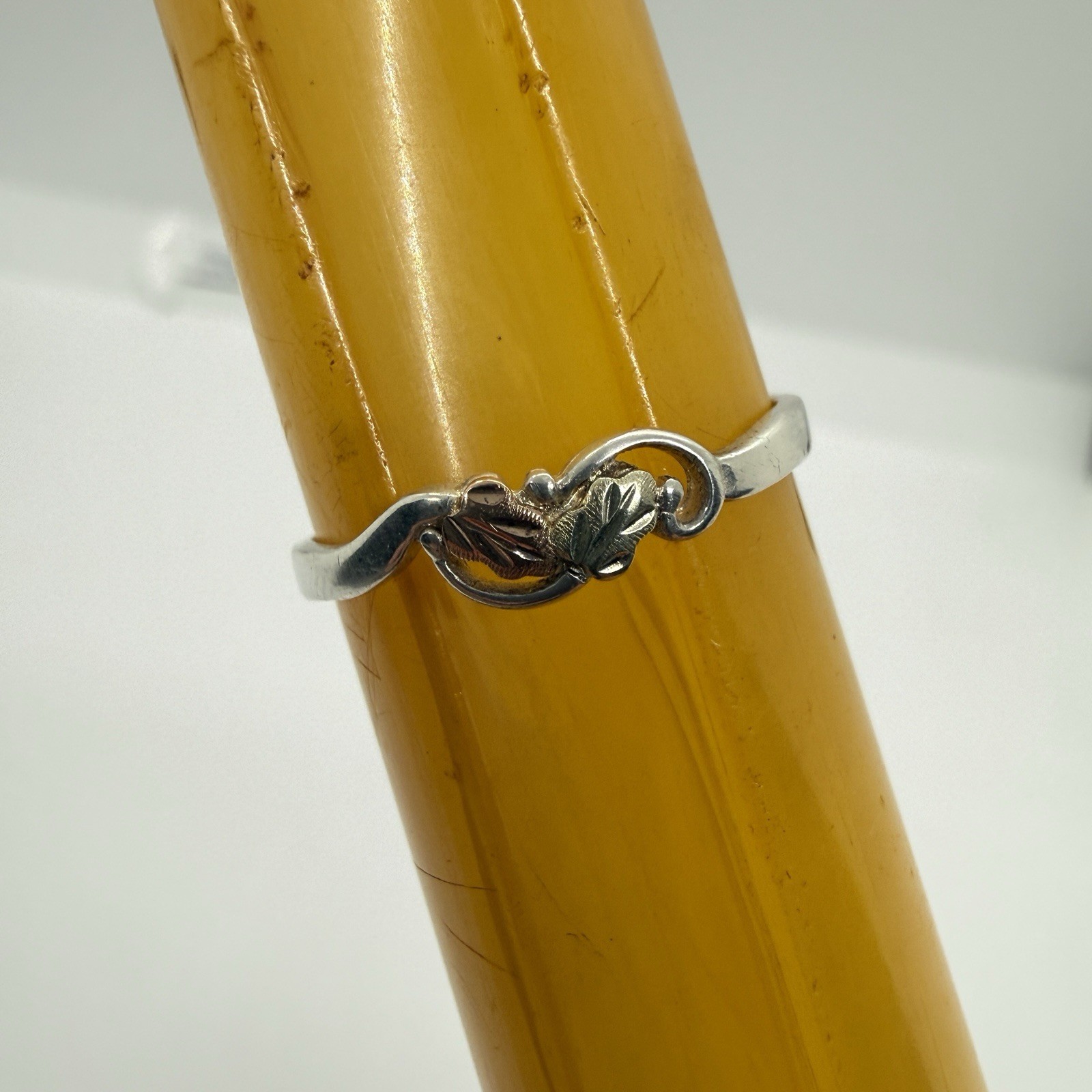 Landstrom’s Black Hills Gold Women’s Freeform Bypass Ring 12K Tri-Color Leaf 9.5