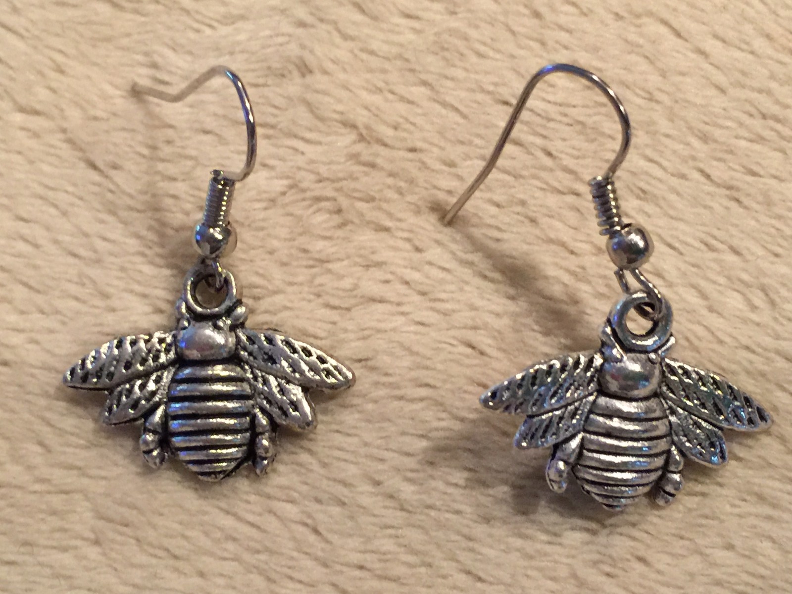 Cute New Tibetan Silver Bumble Bee Charm Hook Dangle Drop Earrings