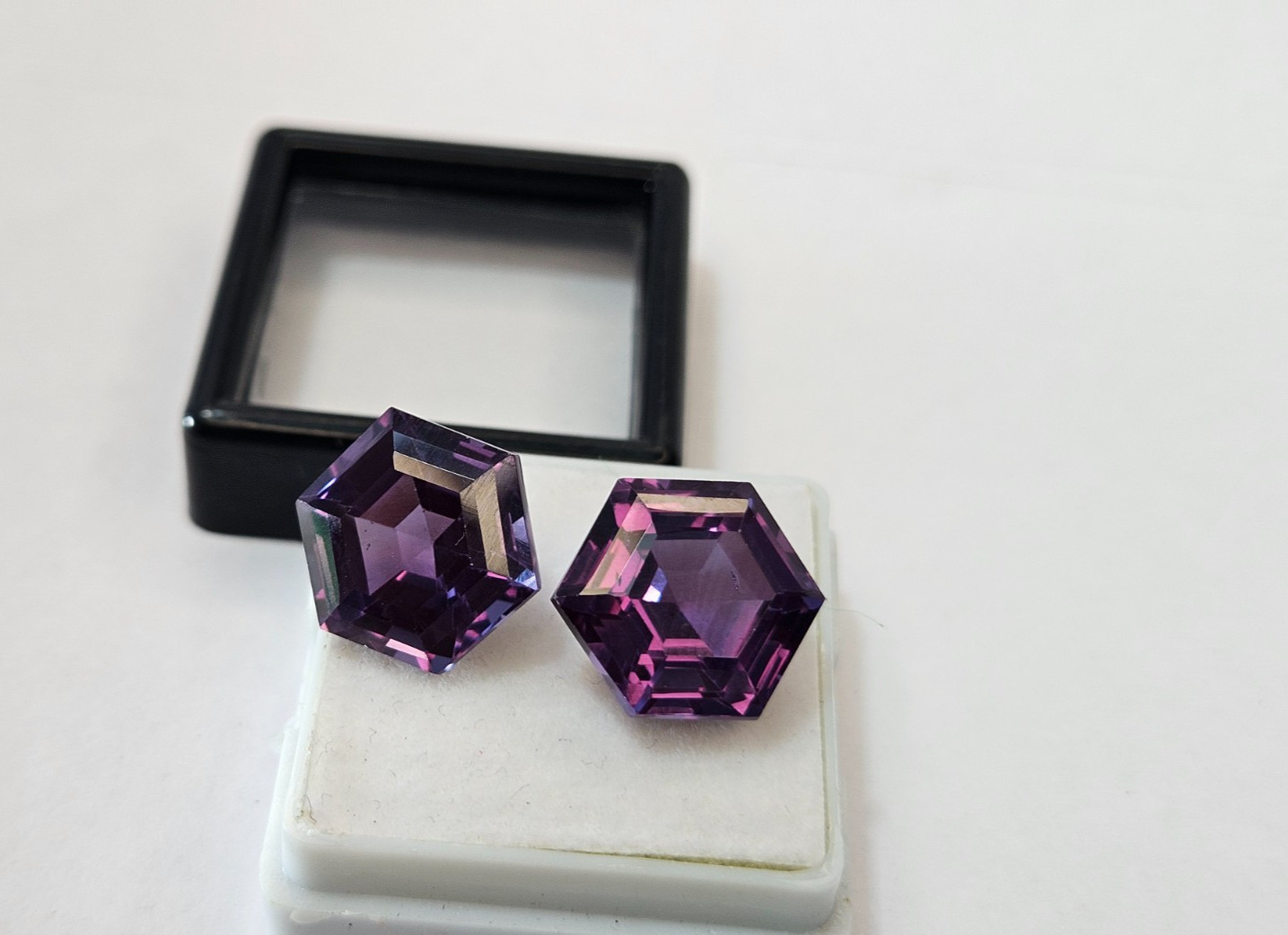 Alexandrite Hexagon Cut 21-22 Ct Colour Changing Natural Pair Gemstone FR-168